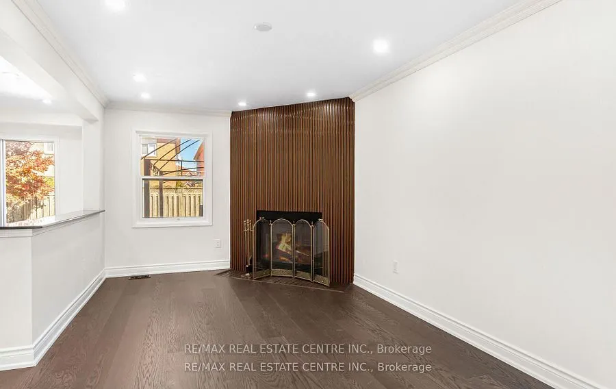 42 Howes Street