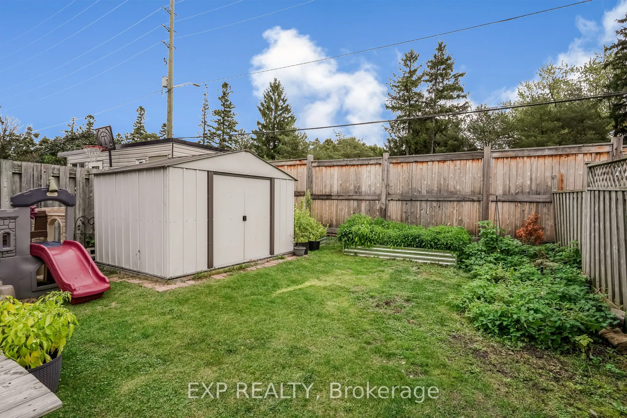 139 Adele Crescent