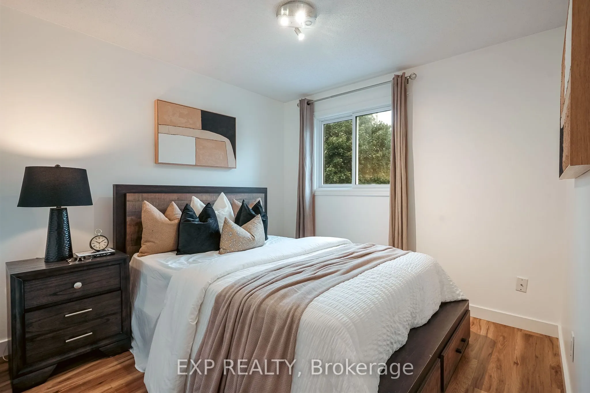 139 Adele Crescent