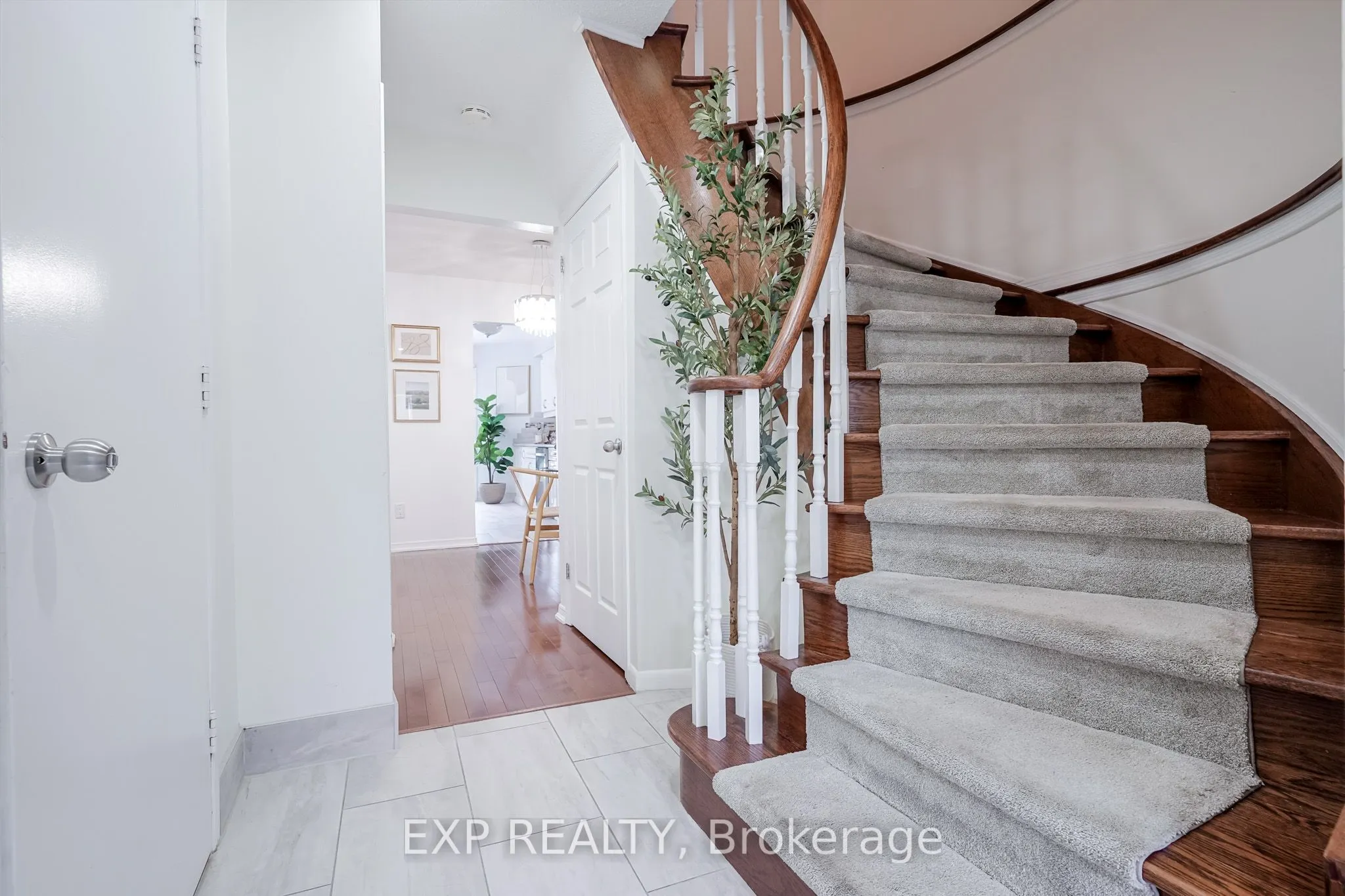 139 Adele Crescent