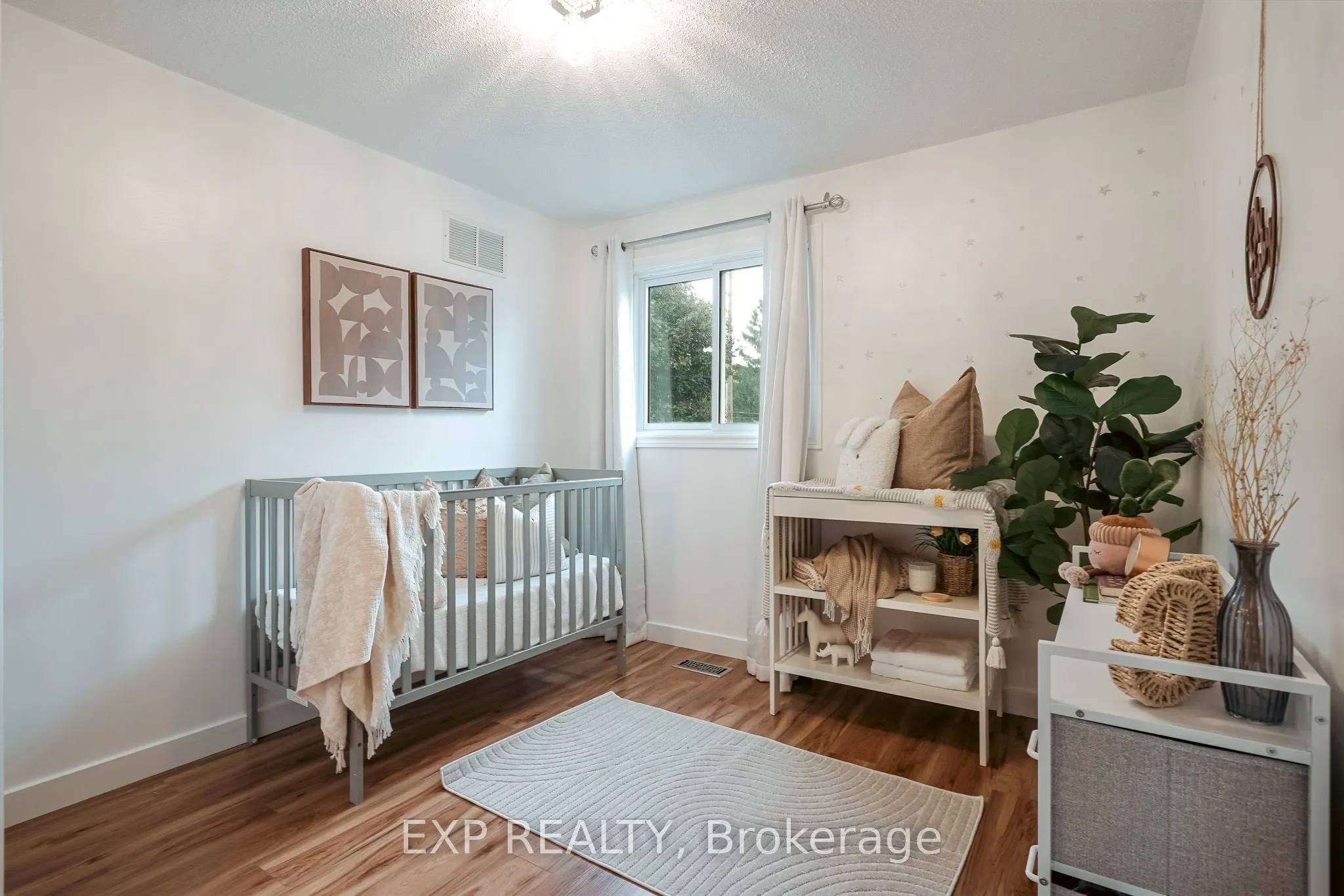 139 Adele Crescent