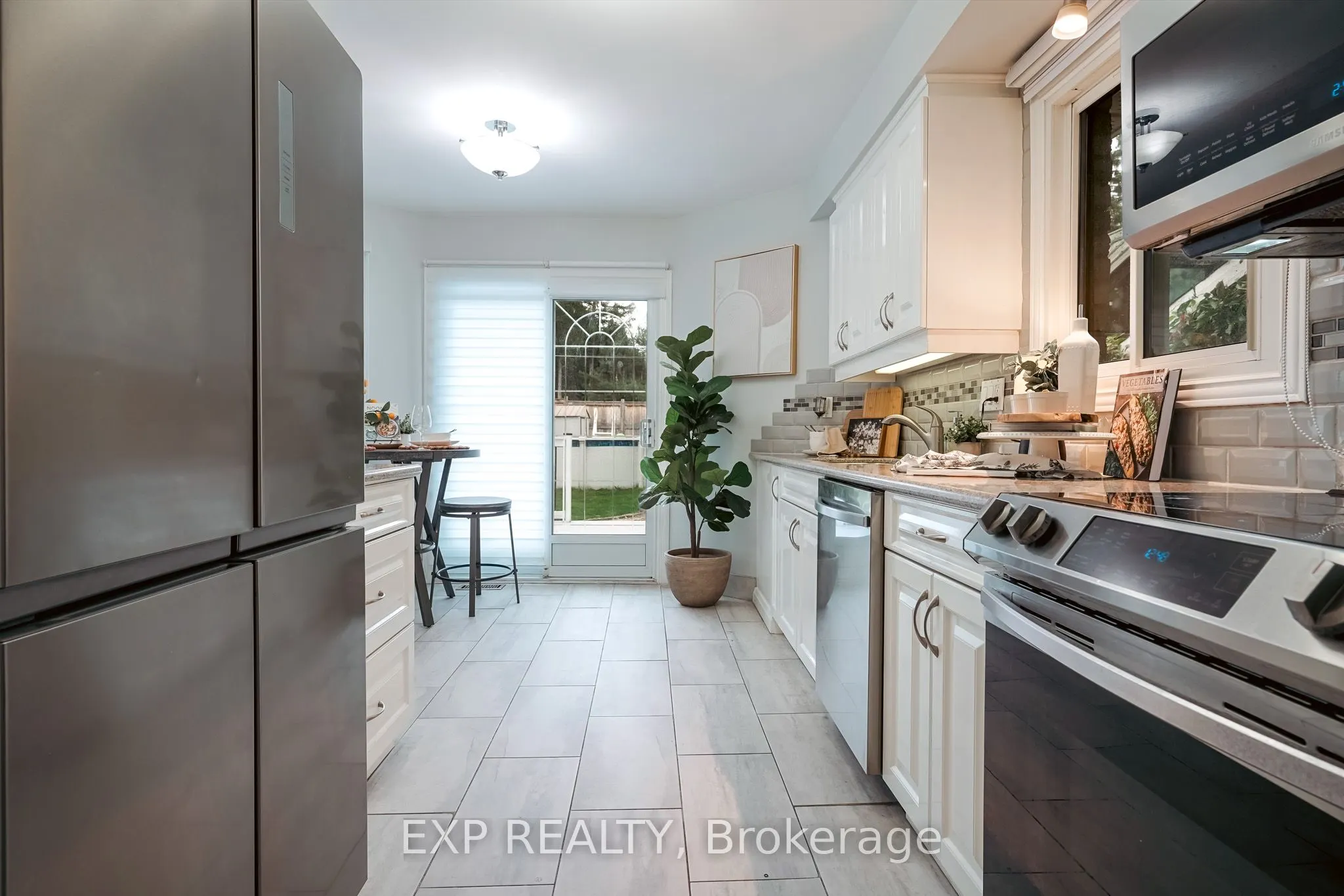 139 Adele Crescent