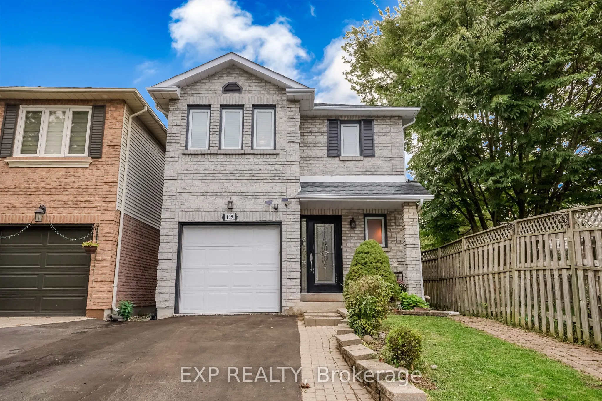 139 Adele Crescent