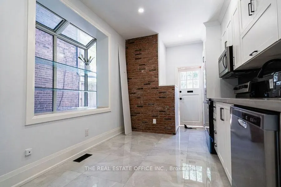 388 Woodbine Avenue, #main