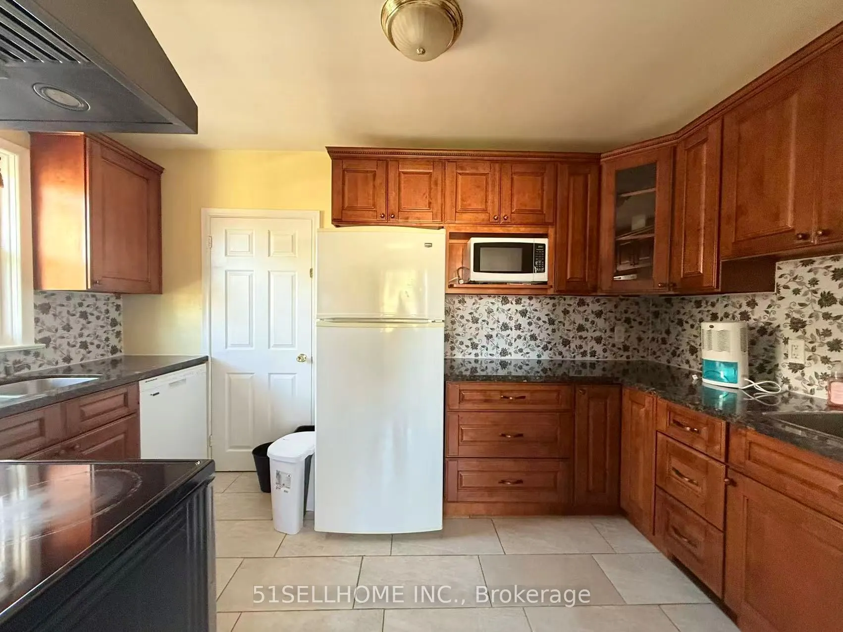 3 Sherwood Avenue, #Main Floor
