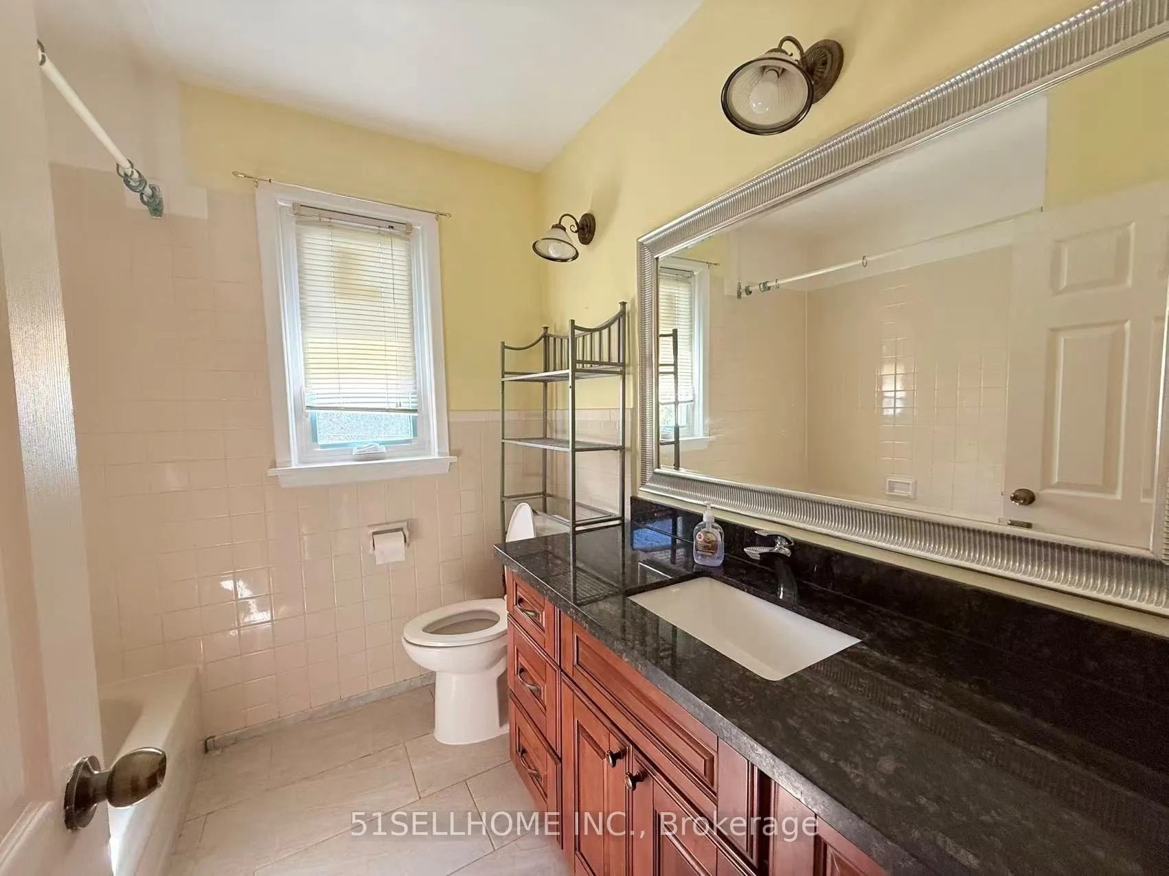 3 Sherwood Avenue, #Main Floor