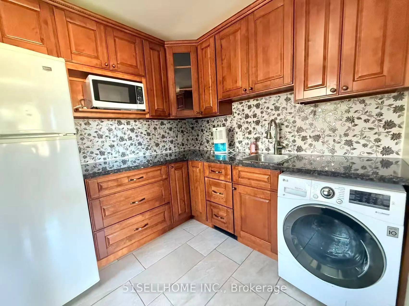 3 Sherwood Avenue, #Main Floor