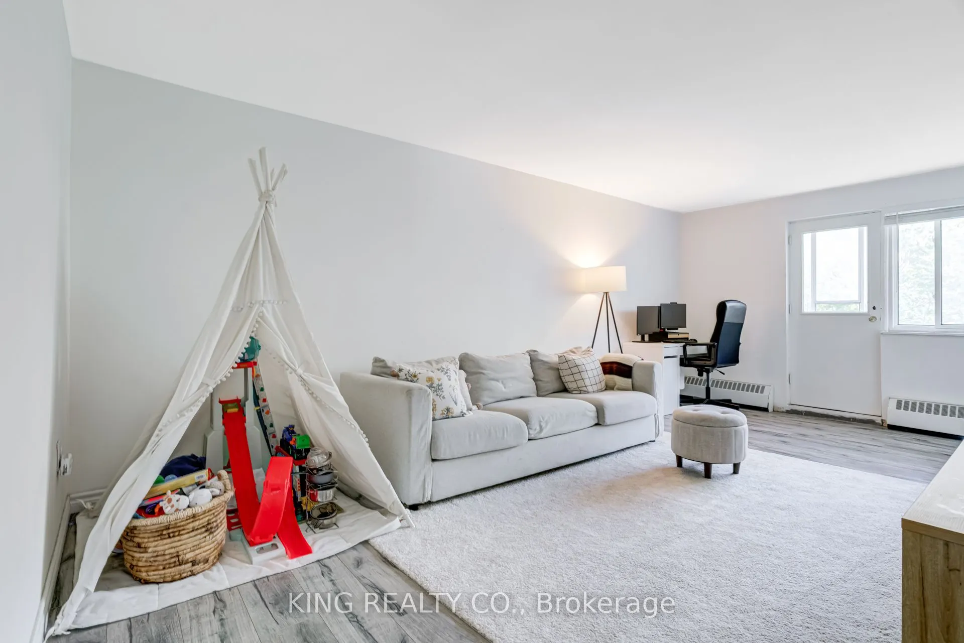 936 Glen Street, #512