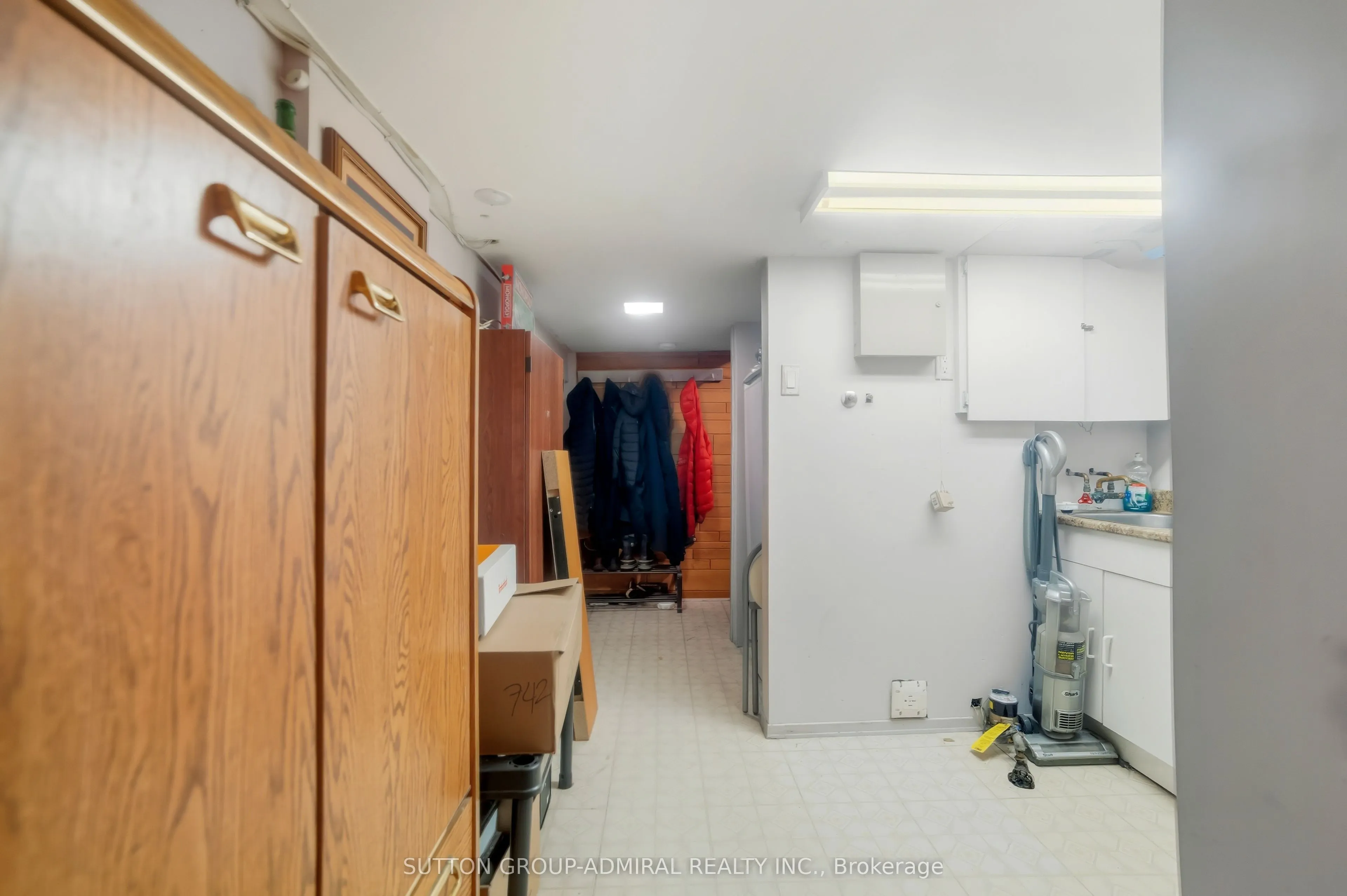 85 Aylesworth Avenue