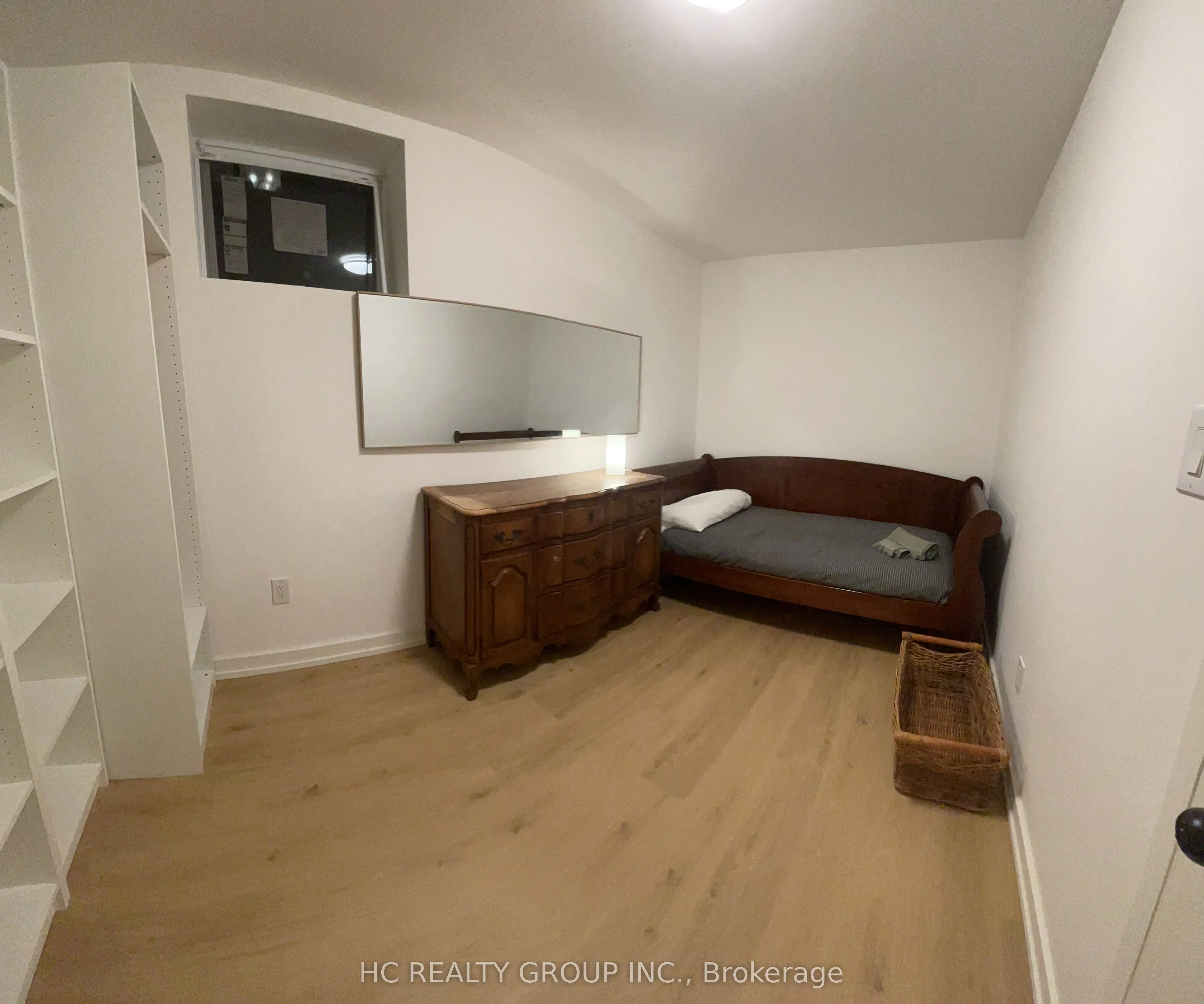 183 Island Road, #B1