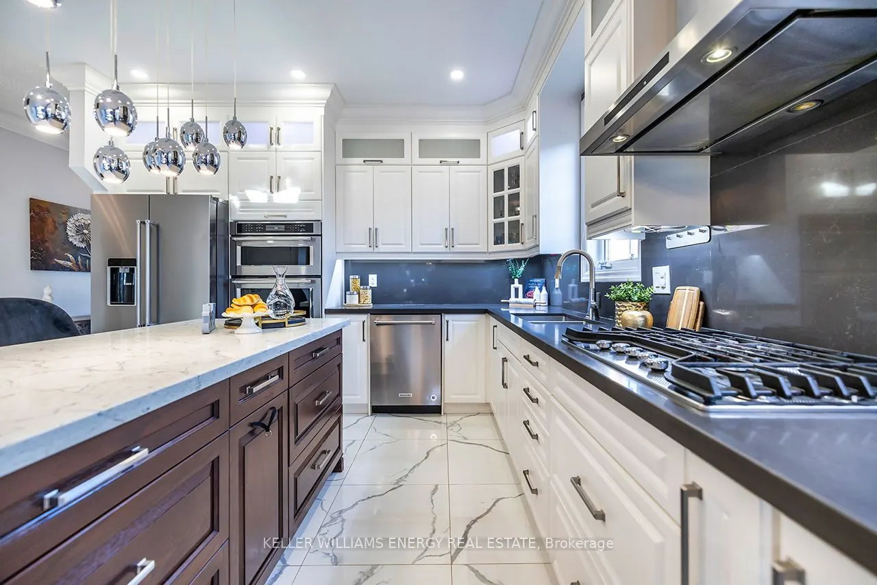 1602 Chilliwack Street