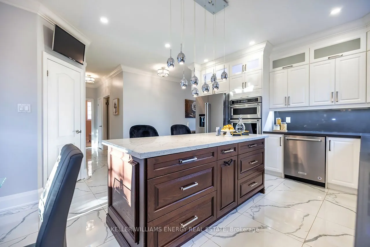 1602 Chilliwack Street
