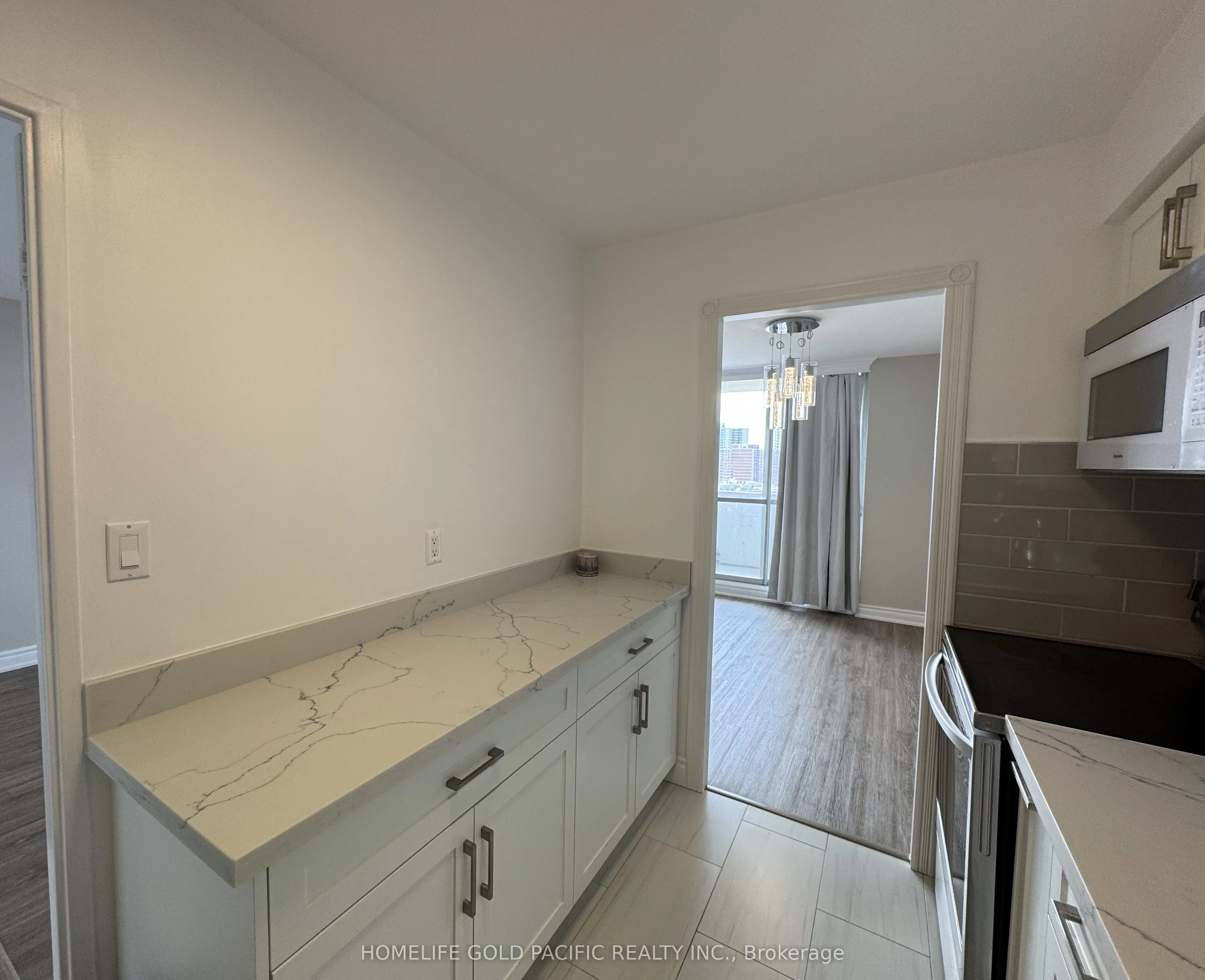 1 Massey Square, #1214