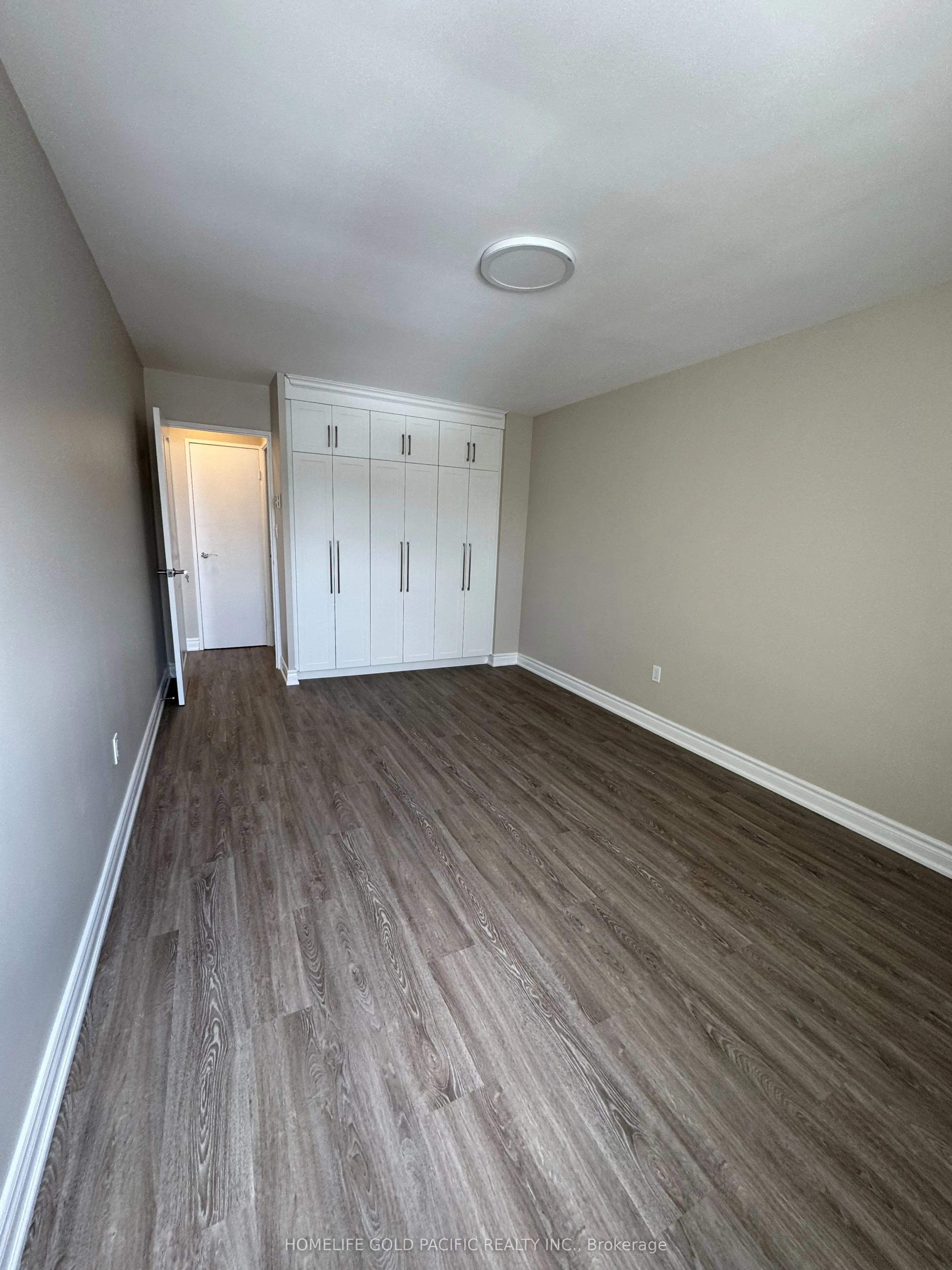 1 Massey Square, #1214
