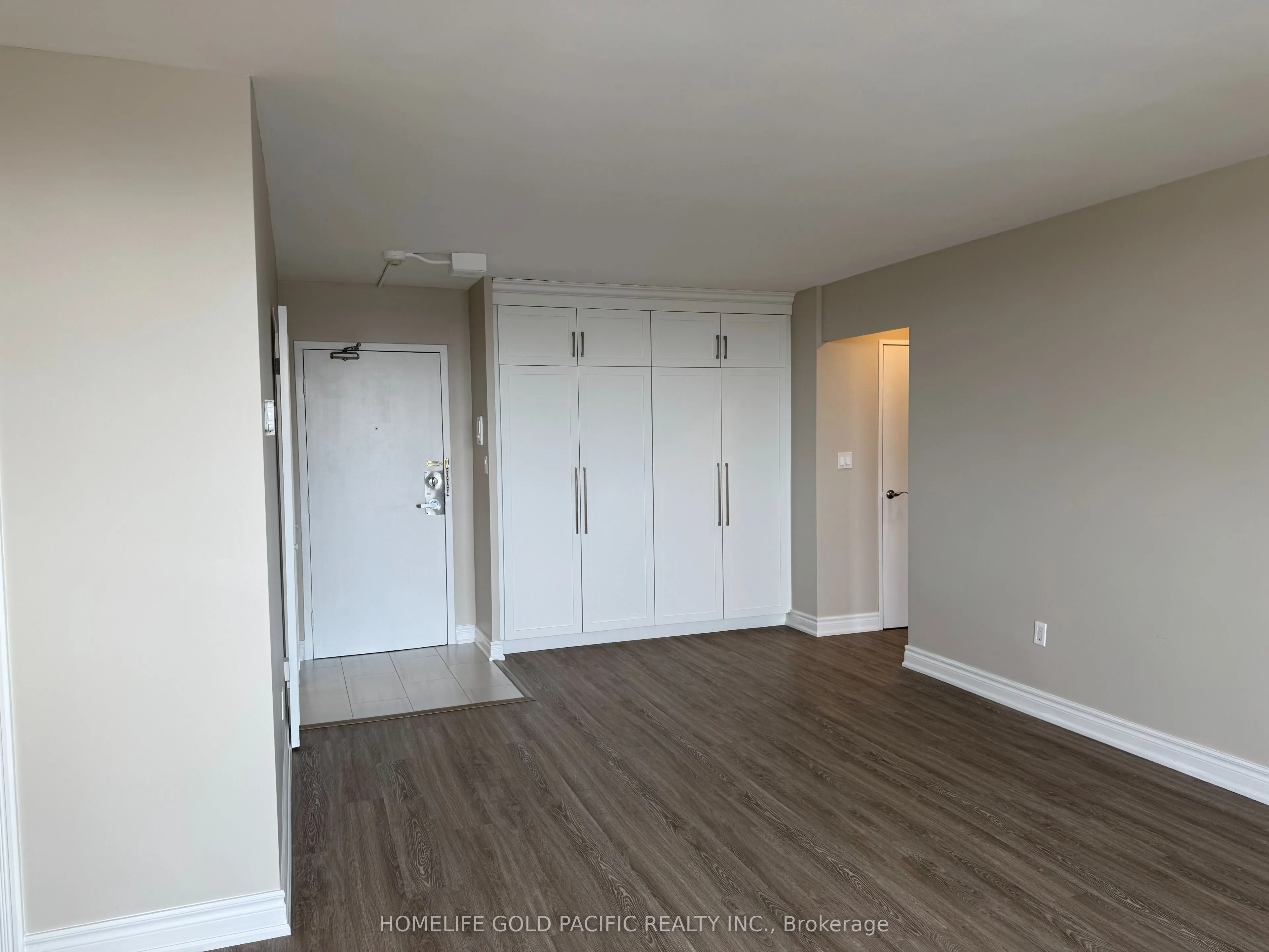 1 Massey Square, #1214