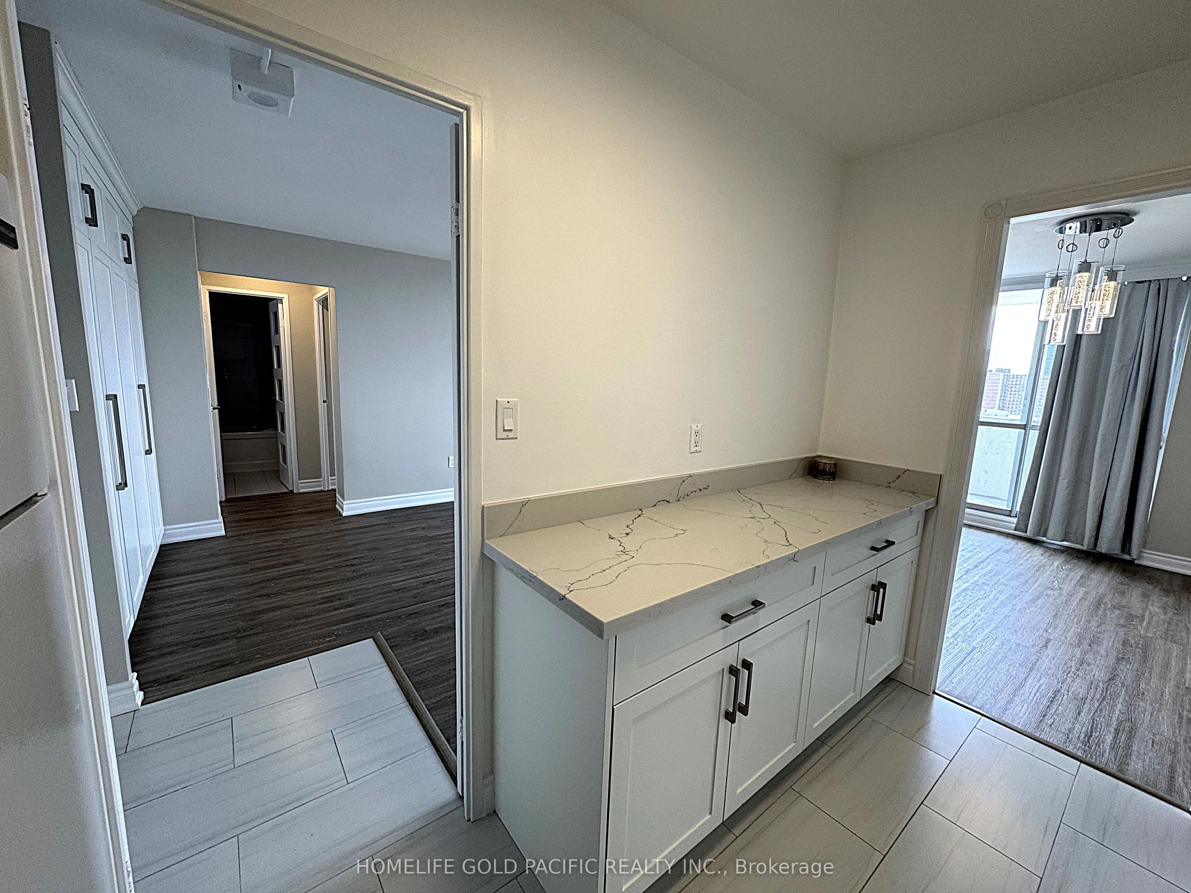 1 Massey Square, #1214