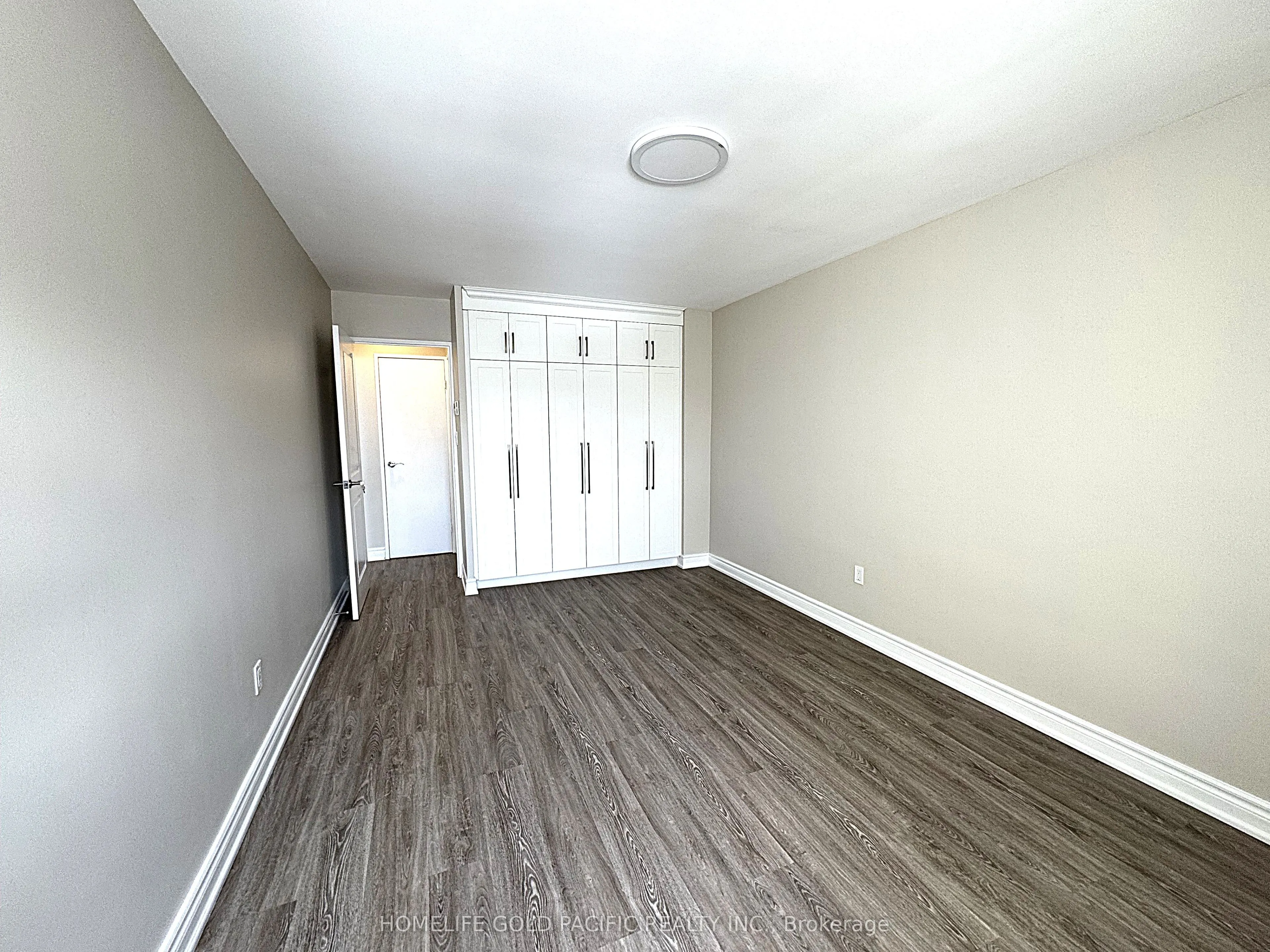1 Massey Square, #1214