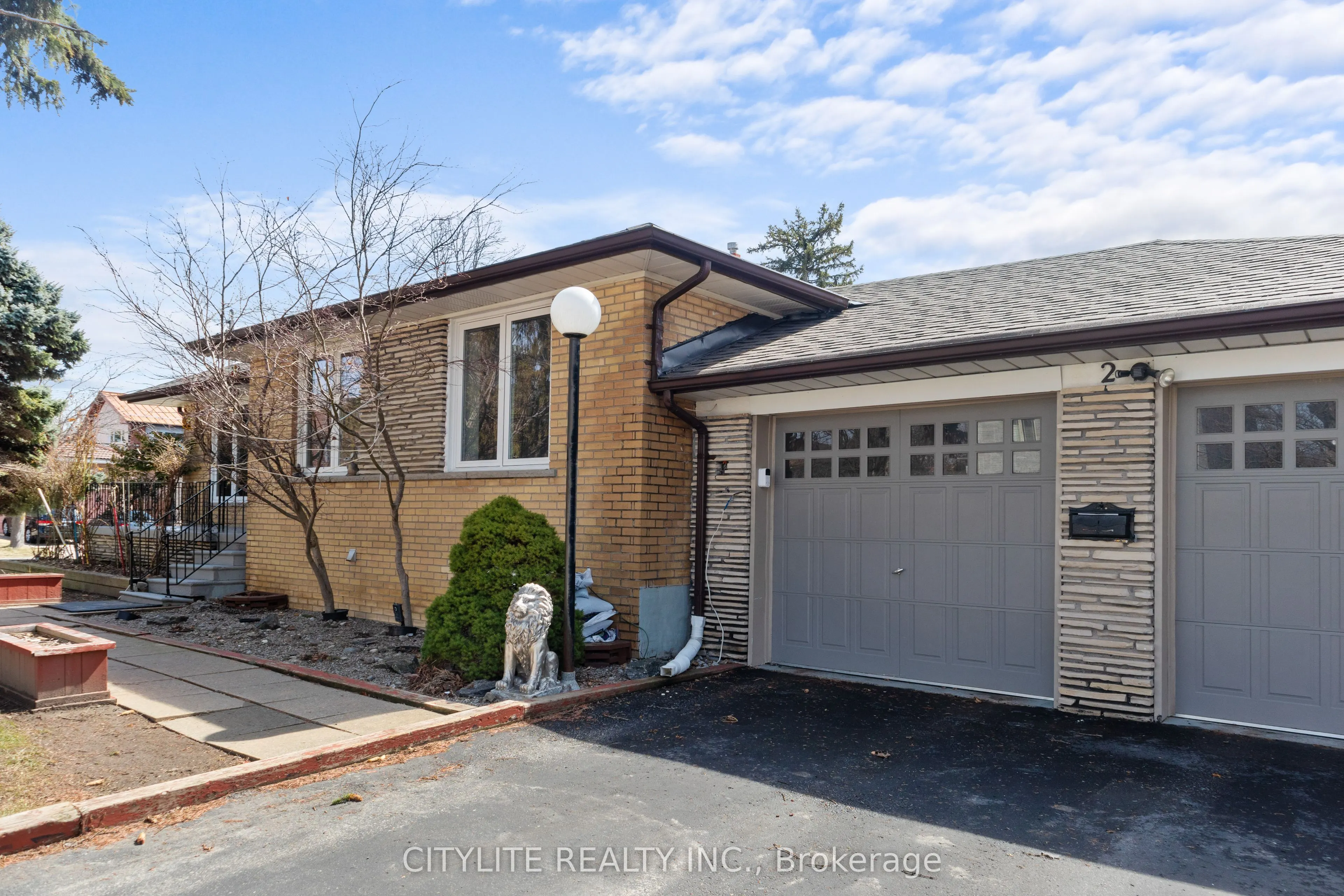 2 Emmeline Crescent