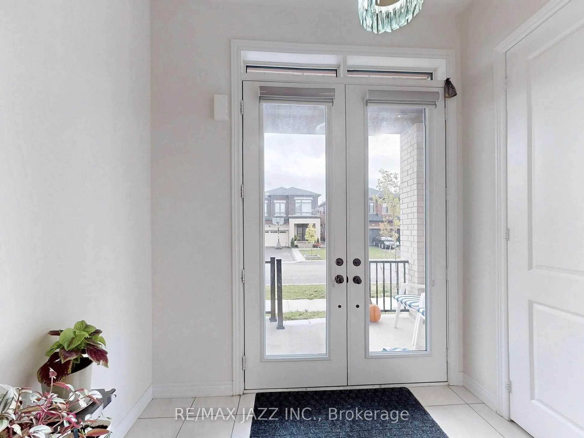 1280 Amherst Gate