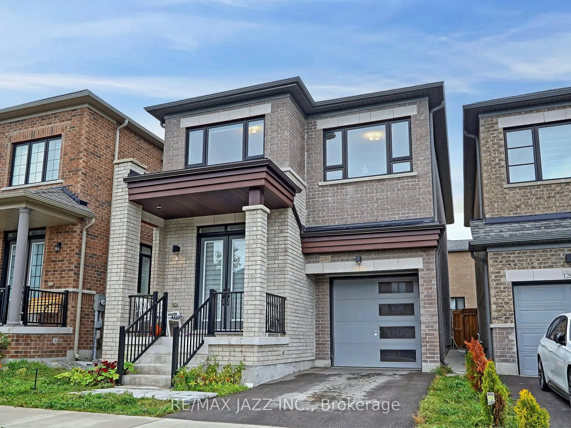 1280 Amherst Gate