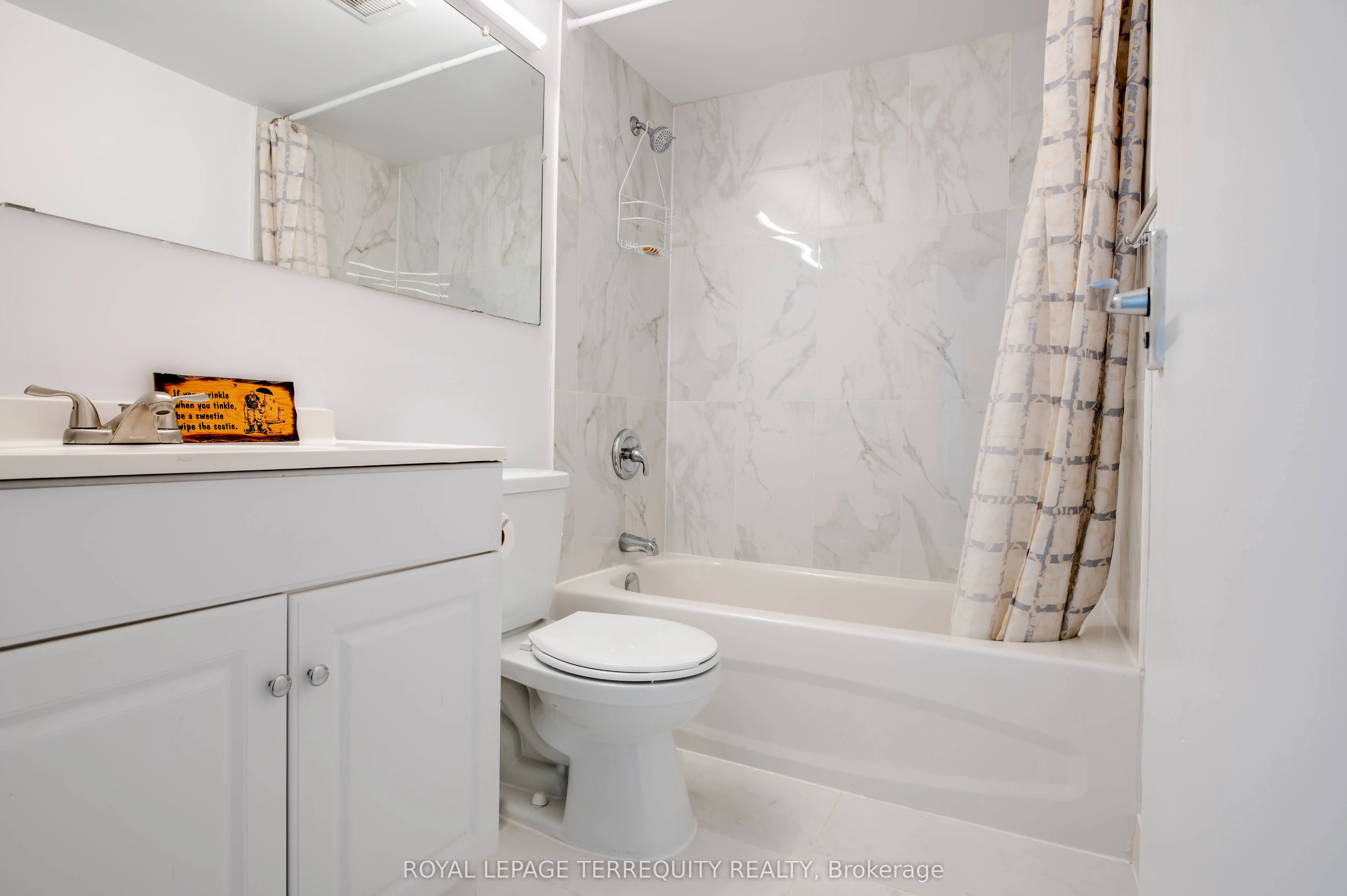 5 Massey Square, #2807