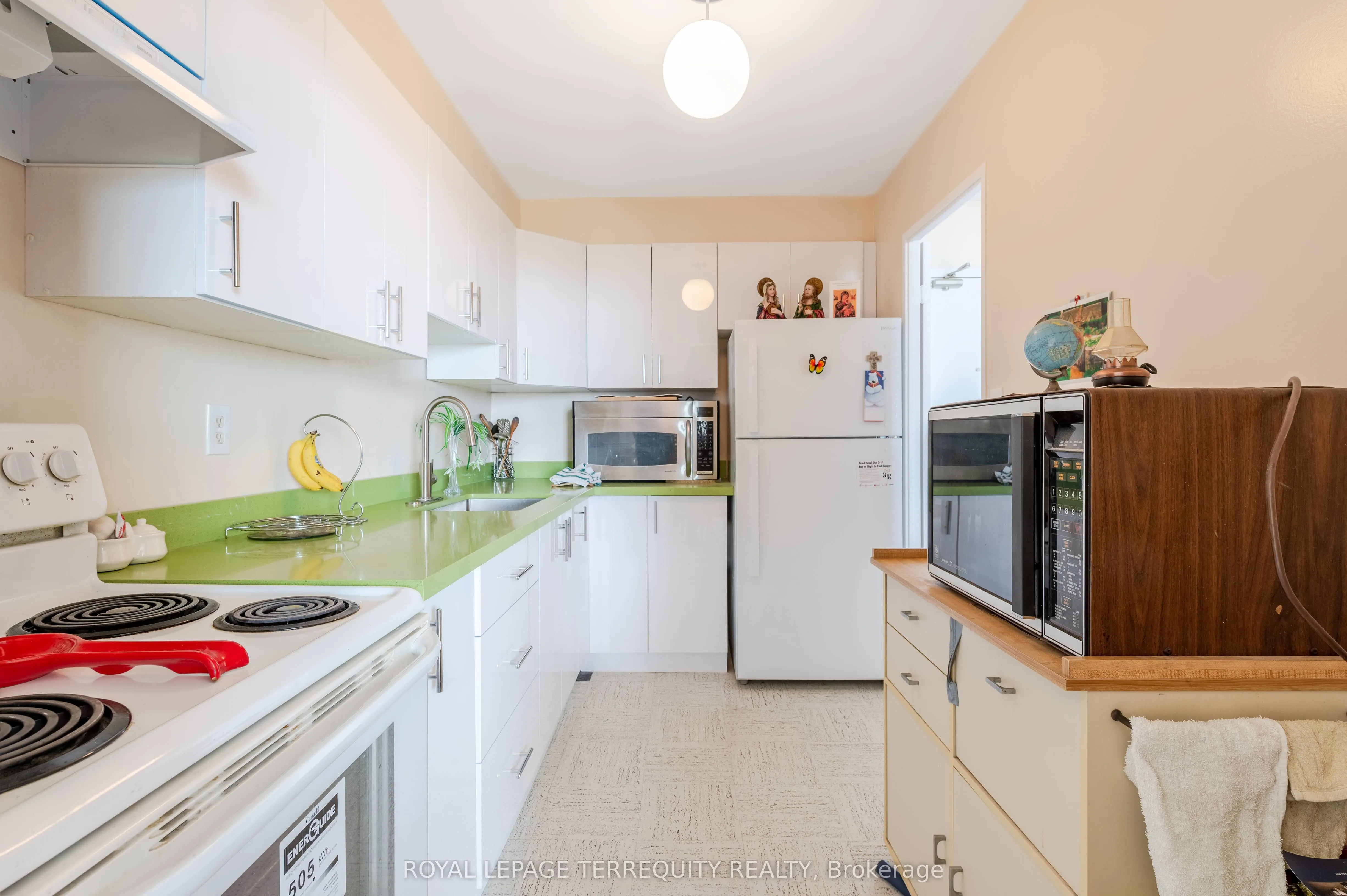 5 Massey Square, #2807