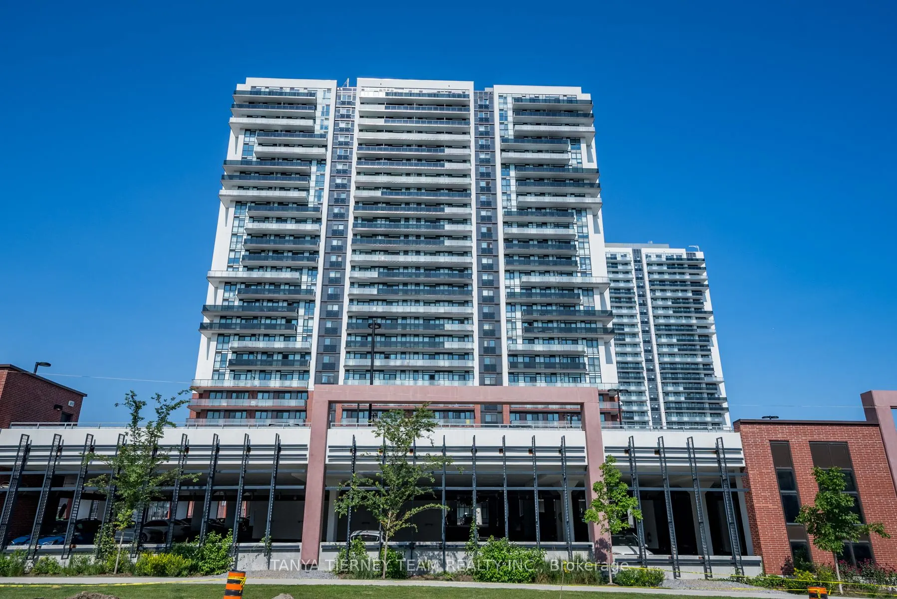 2550 Simcoe Street N, #1812
