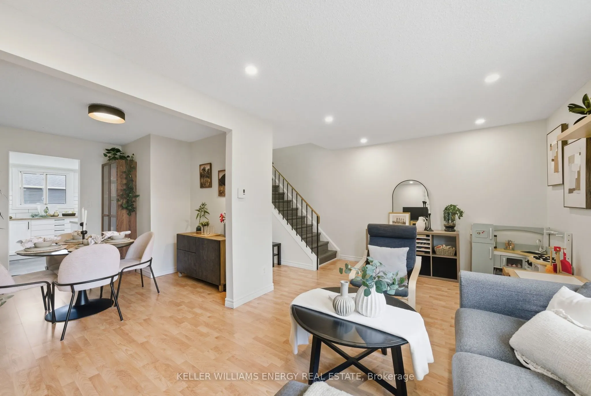 220 Ormond Drive, #W16