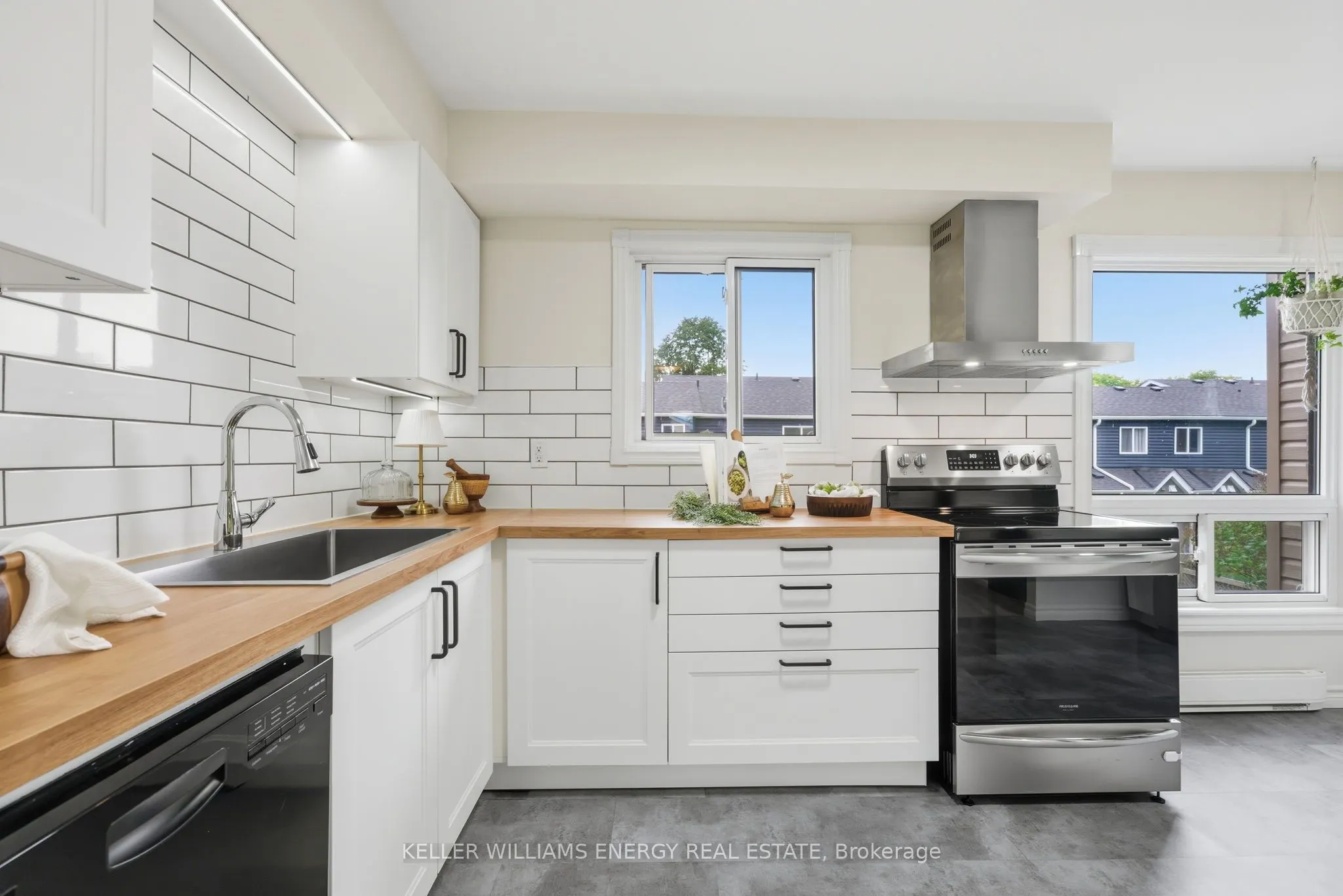 220 Ormond Drive, #W16