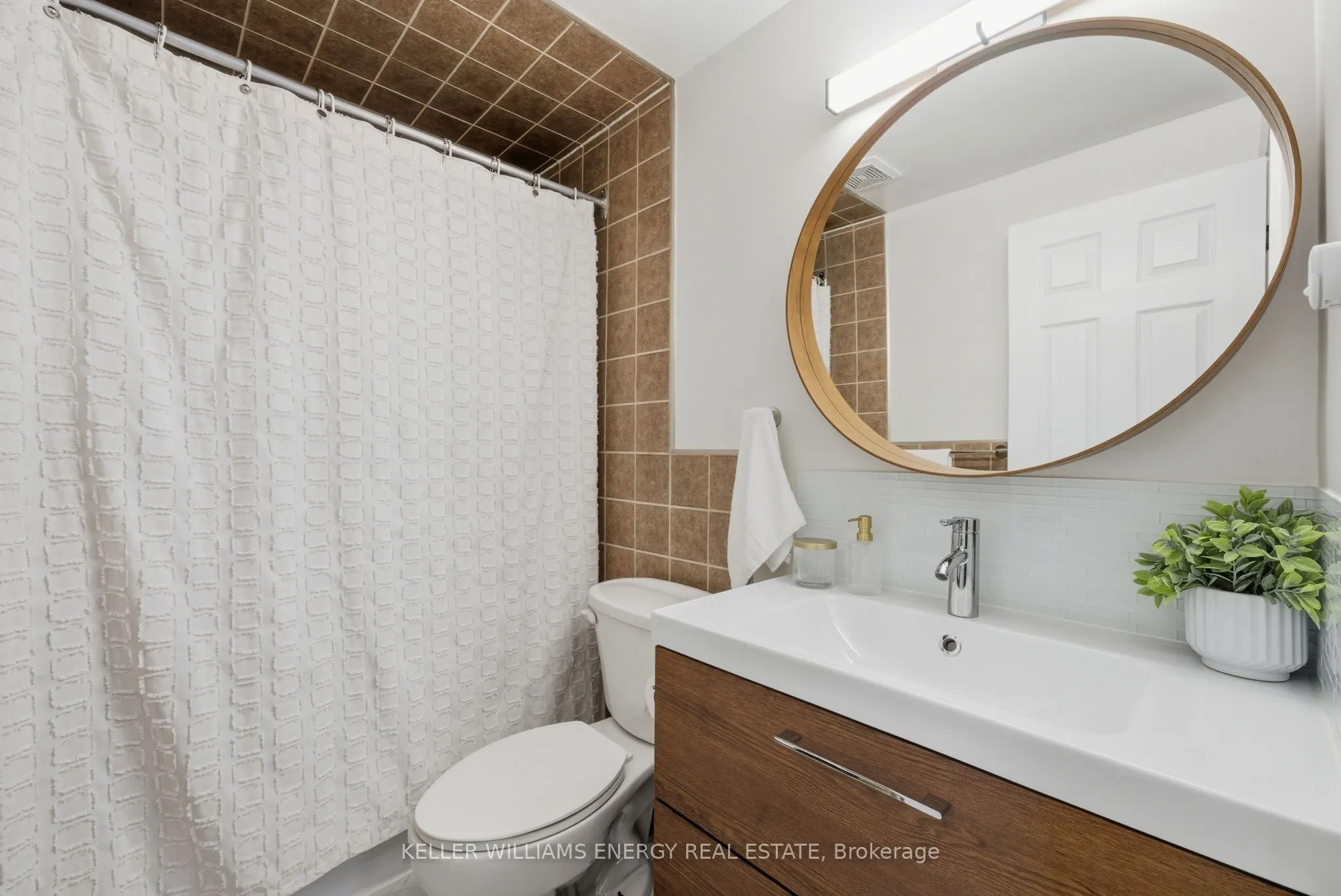 220 Ormond Drive, #W16
