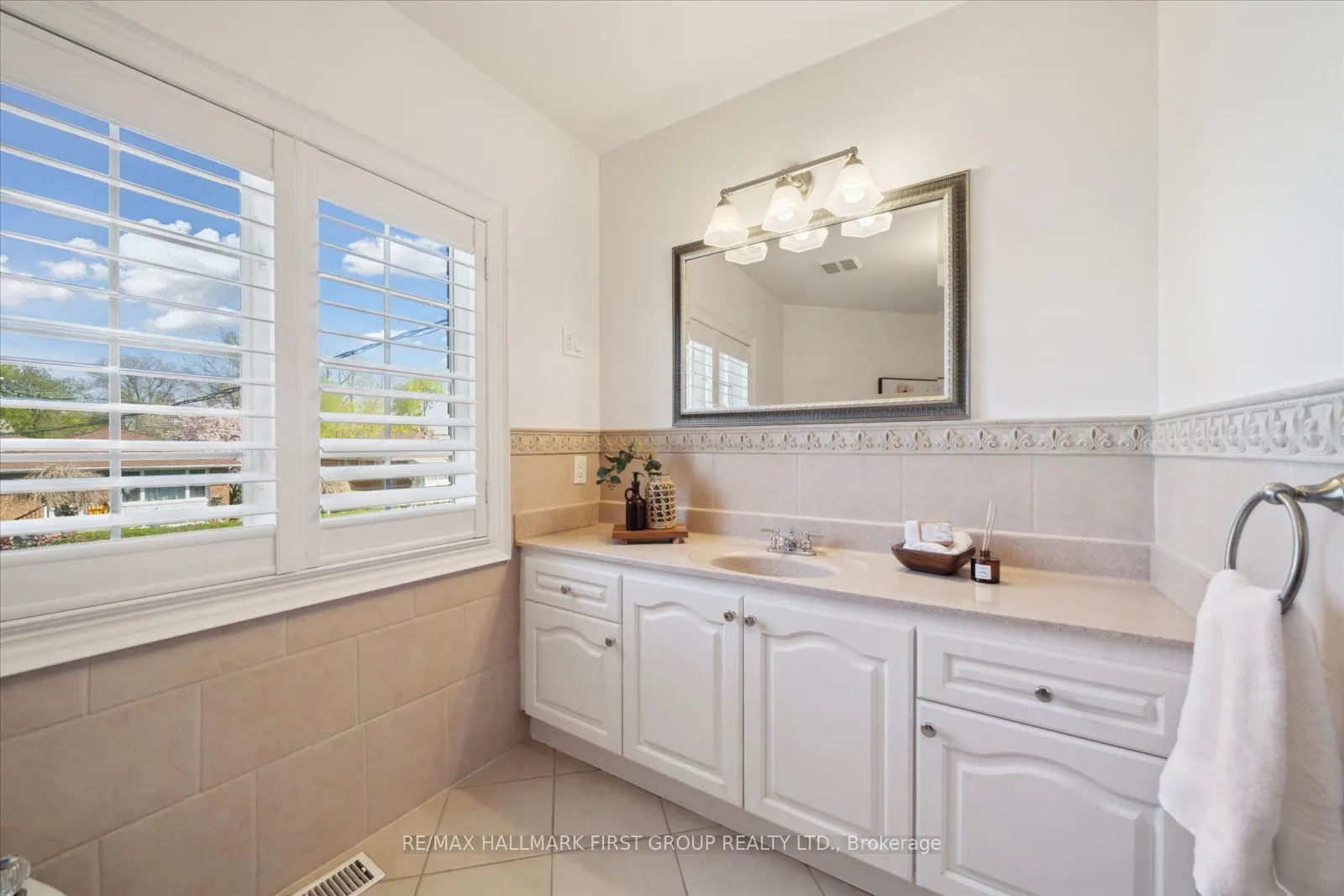 60 Brenda Crescent