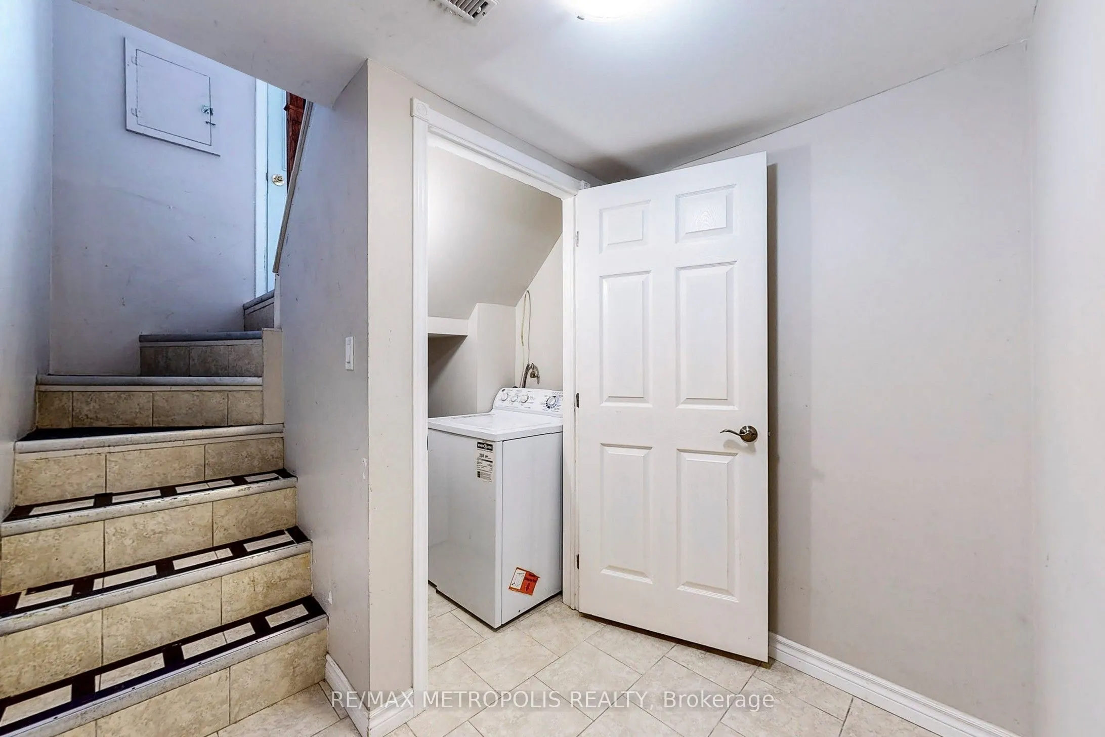 1028 Mccullough Drive, #BASEMENT
