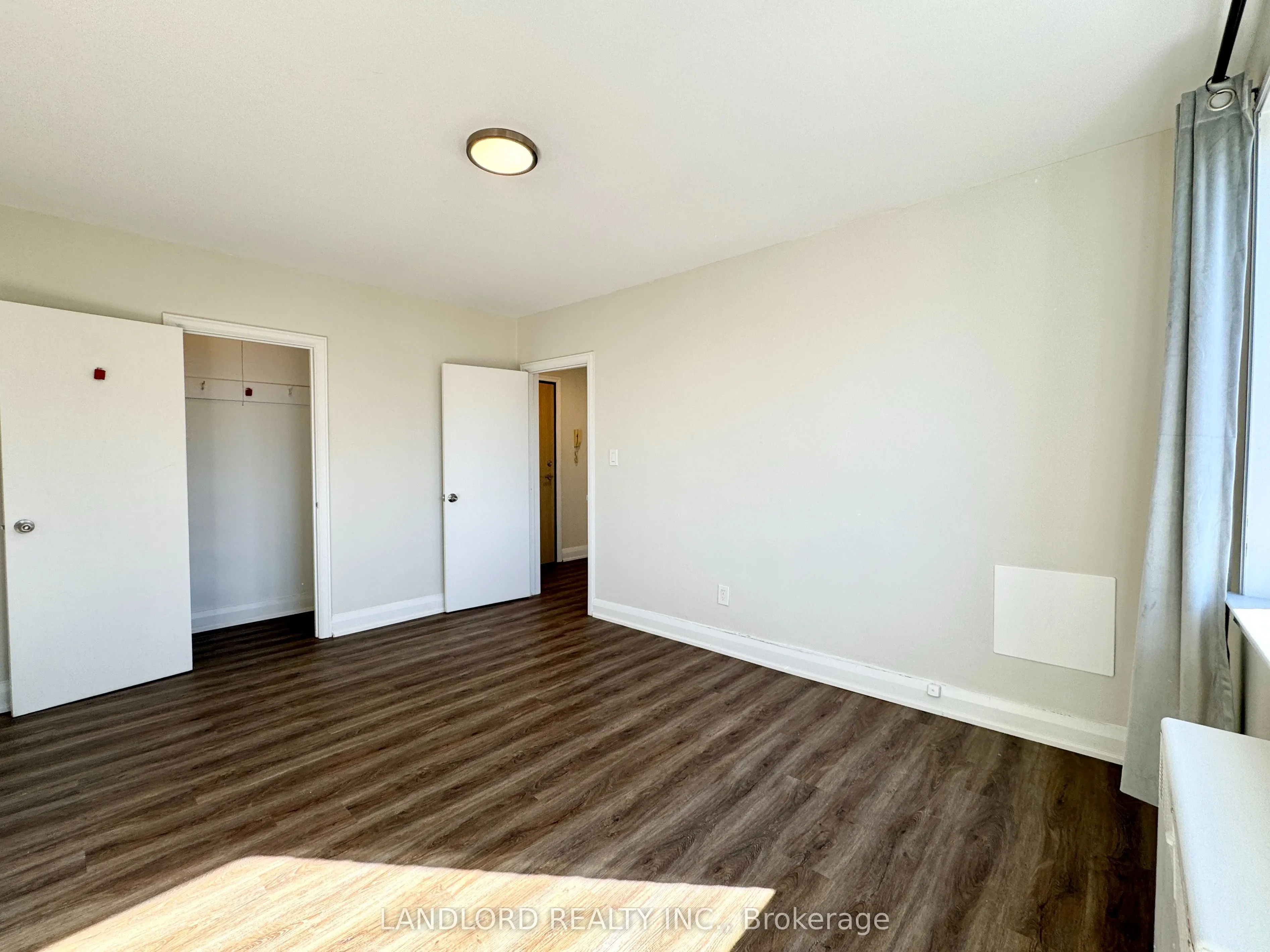 36 Wood Glen Road, #303