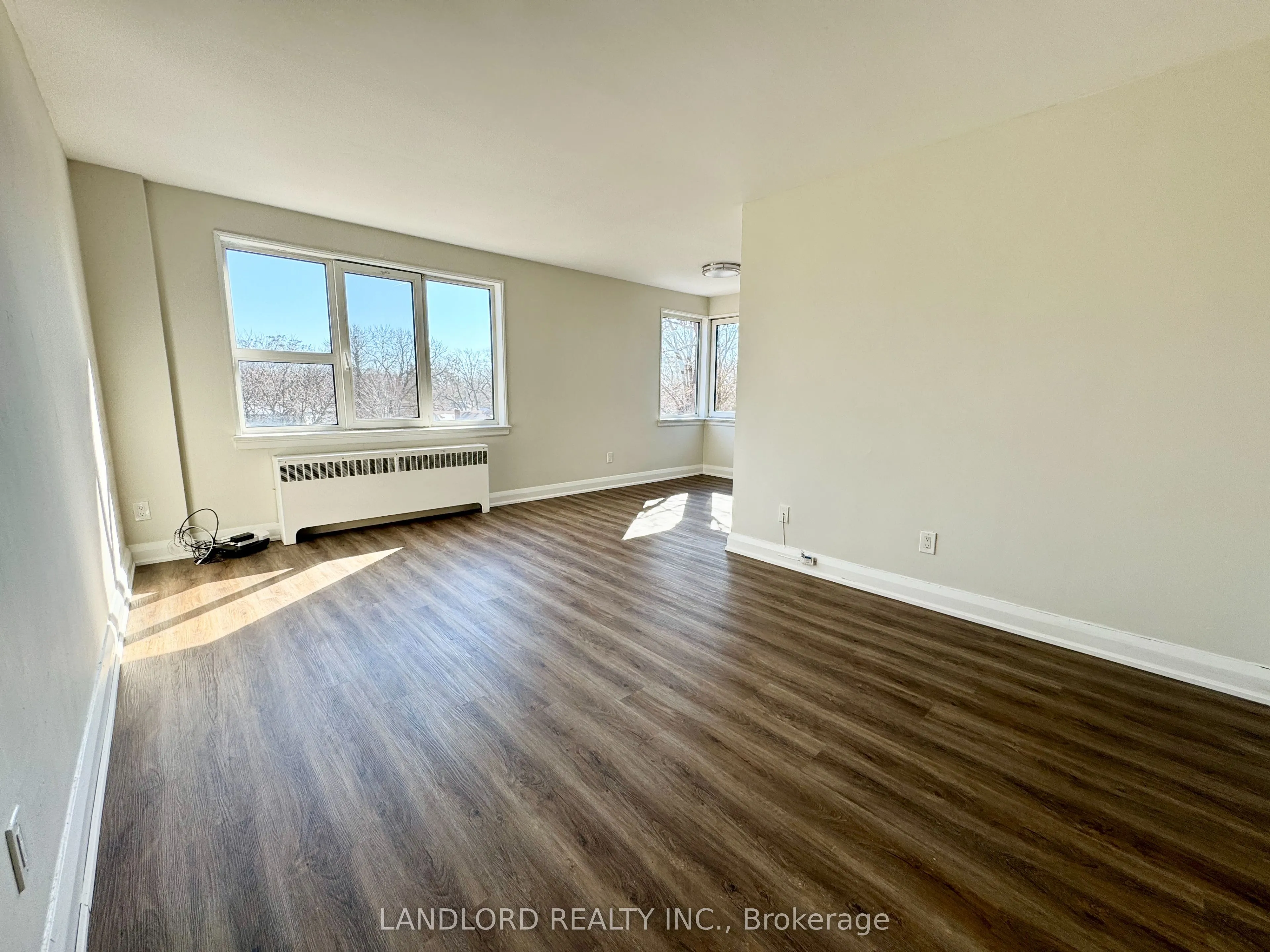 36 Wood Glen Road, #303