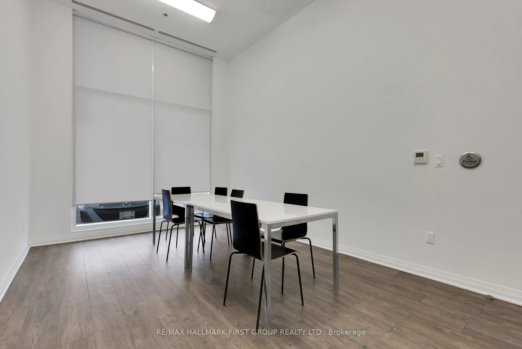 1900 Simcoe Street N, #709