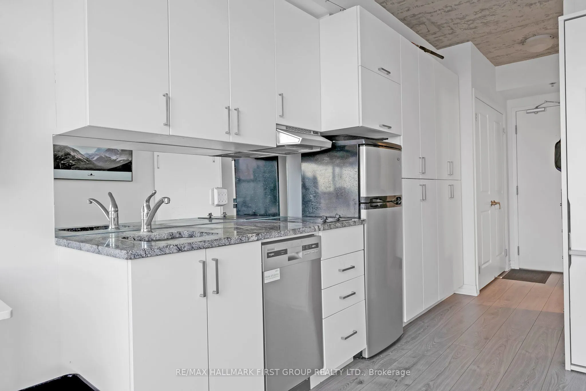1900 Simcoe Street N, #709