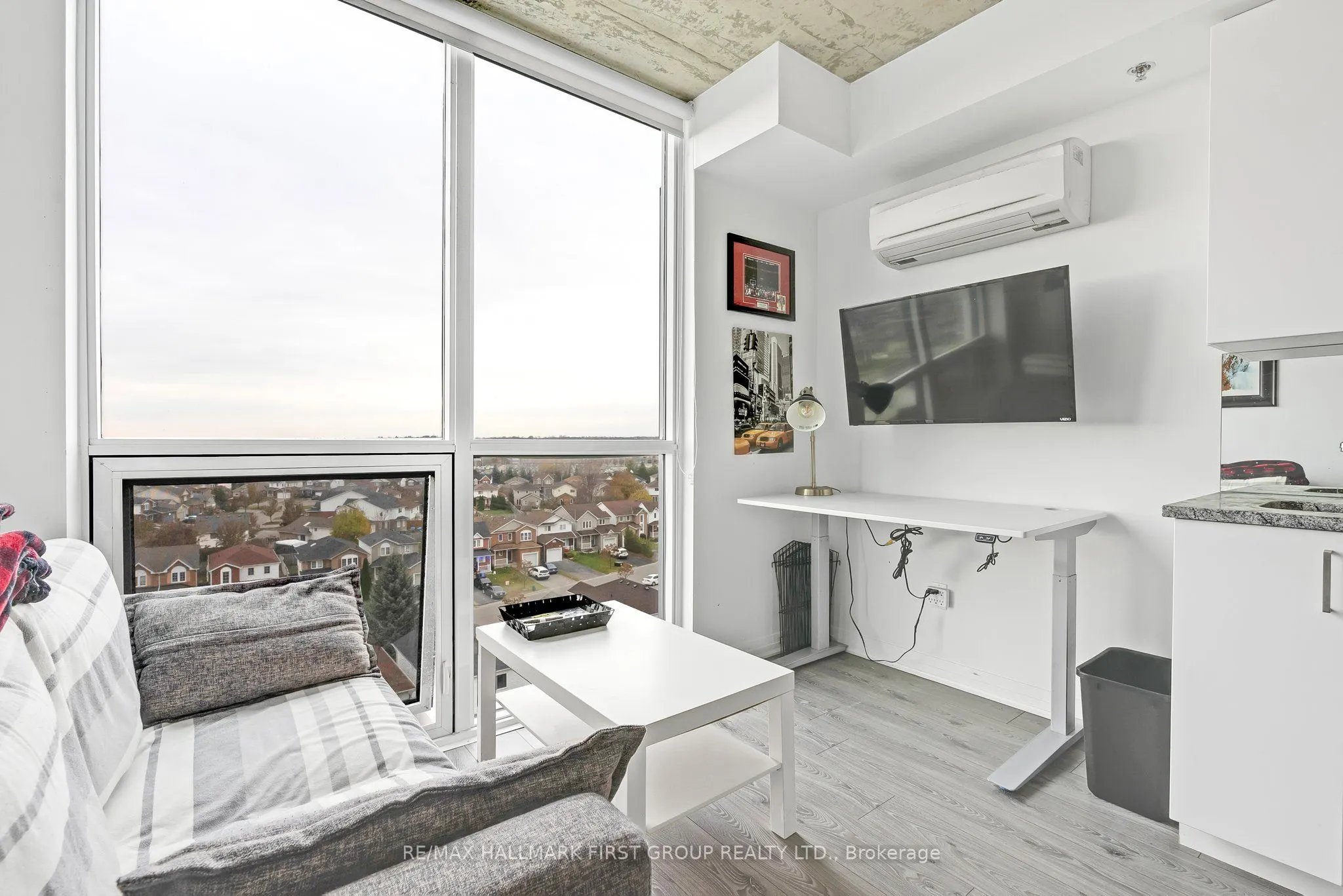 1900 Simcoe Street N, #709