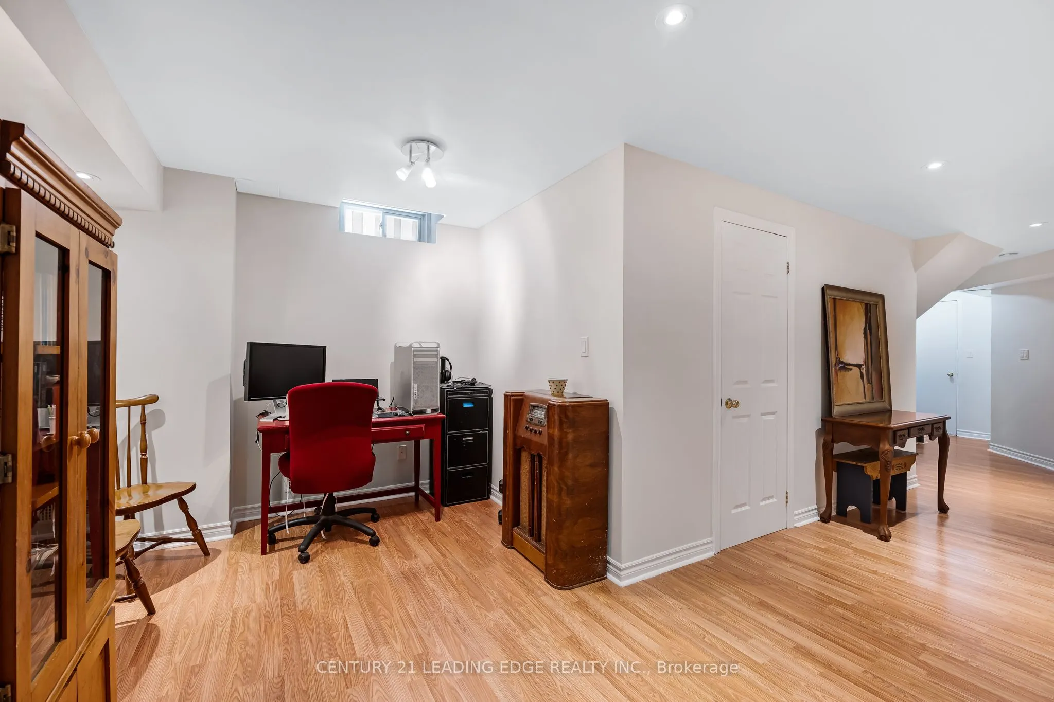 53 Kinross Avenue