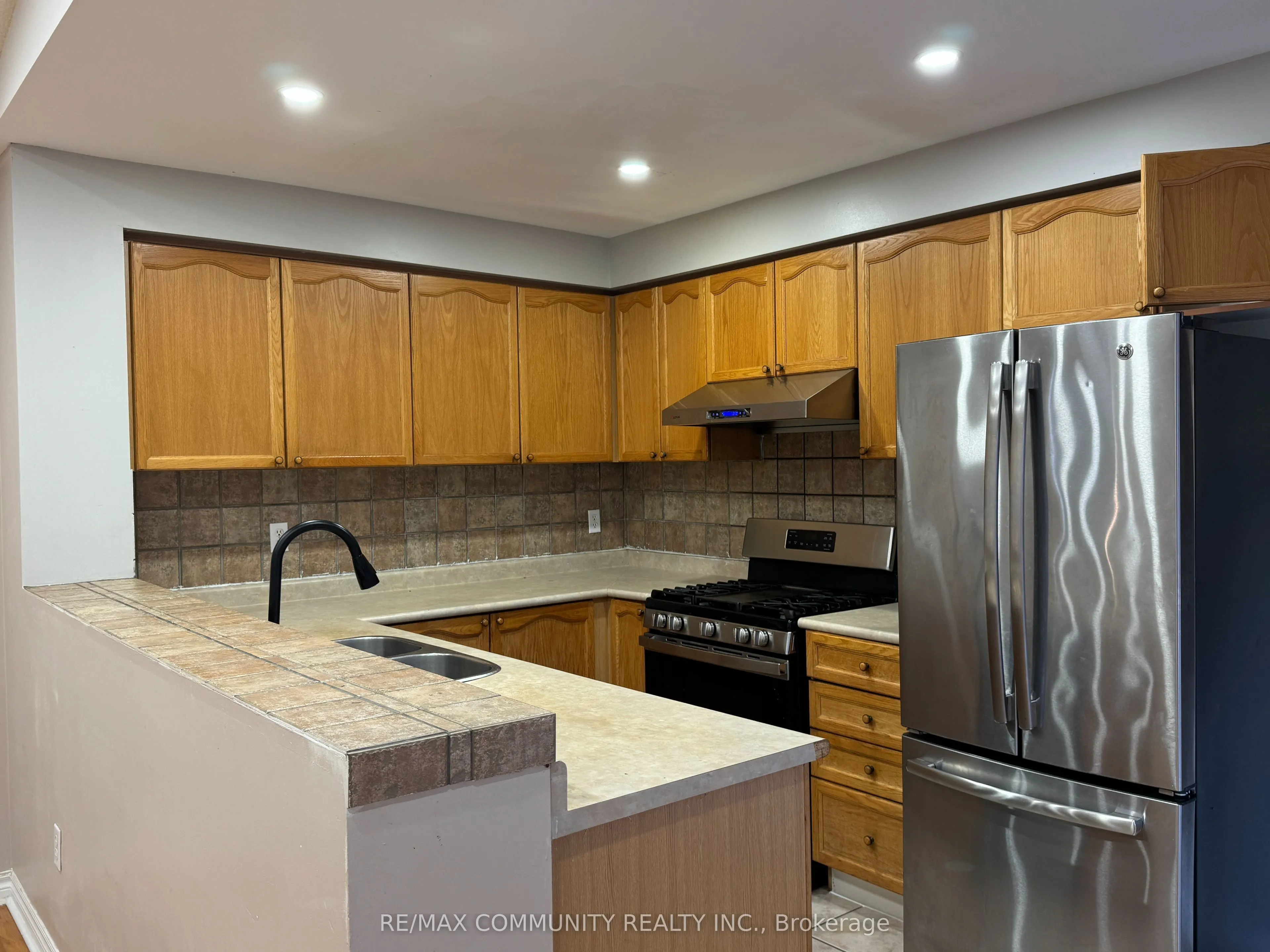 36 Foothill Street, #Main