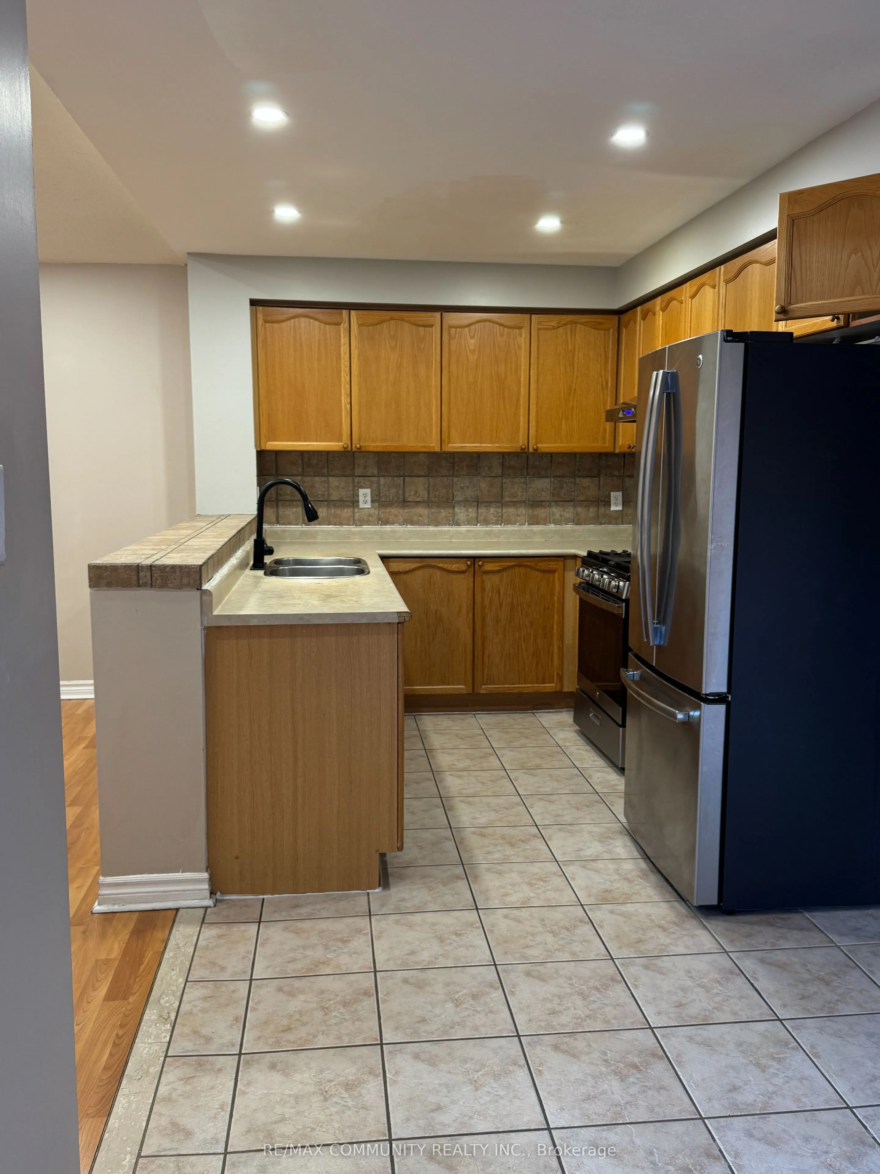 36 Foothill Street, #Main
