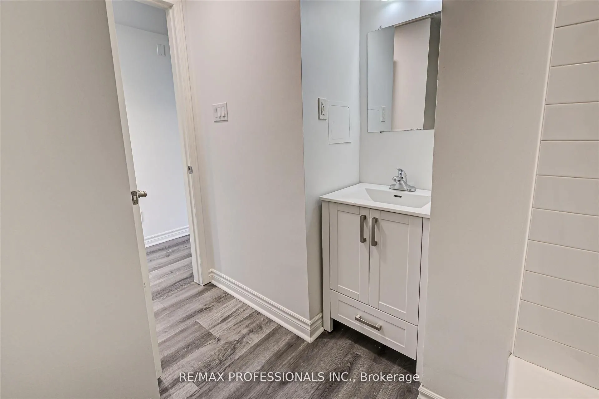 1425 Gerrard Street E, #2nd Flr