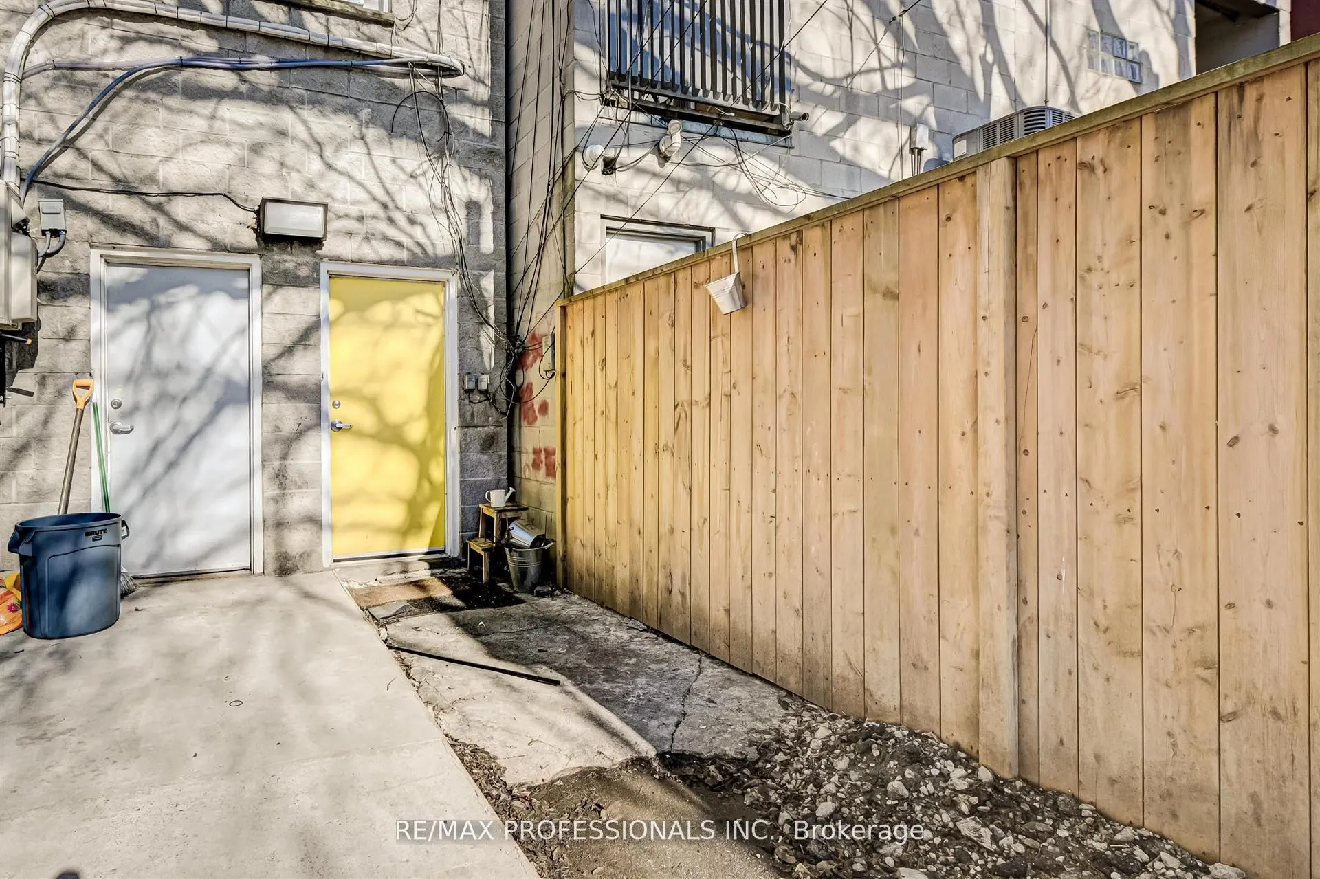 1425 Gerrard Street E, #2nd Flr
