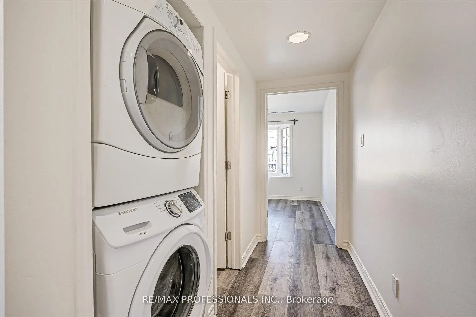 1425 Gerrard Street E, #2nd Flr