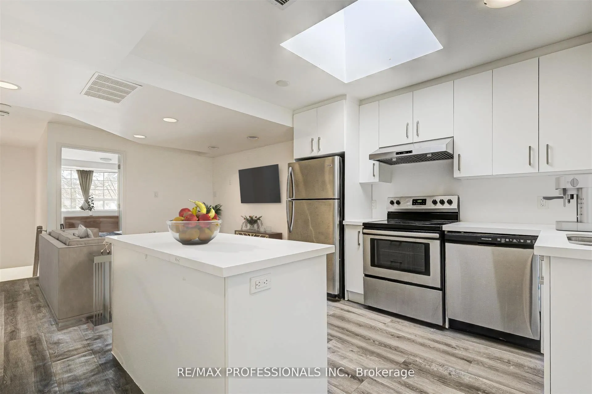 1425 Gerrard Street E, #2nd Flr