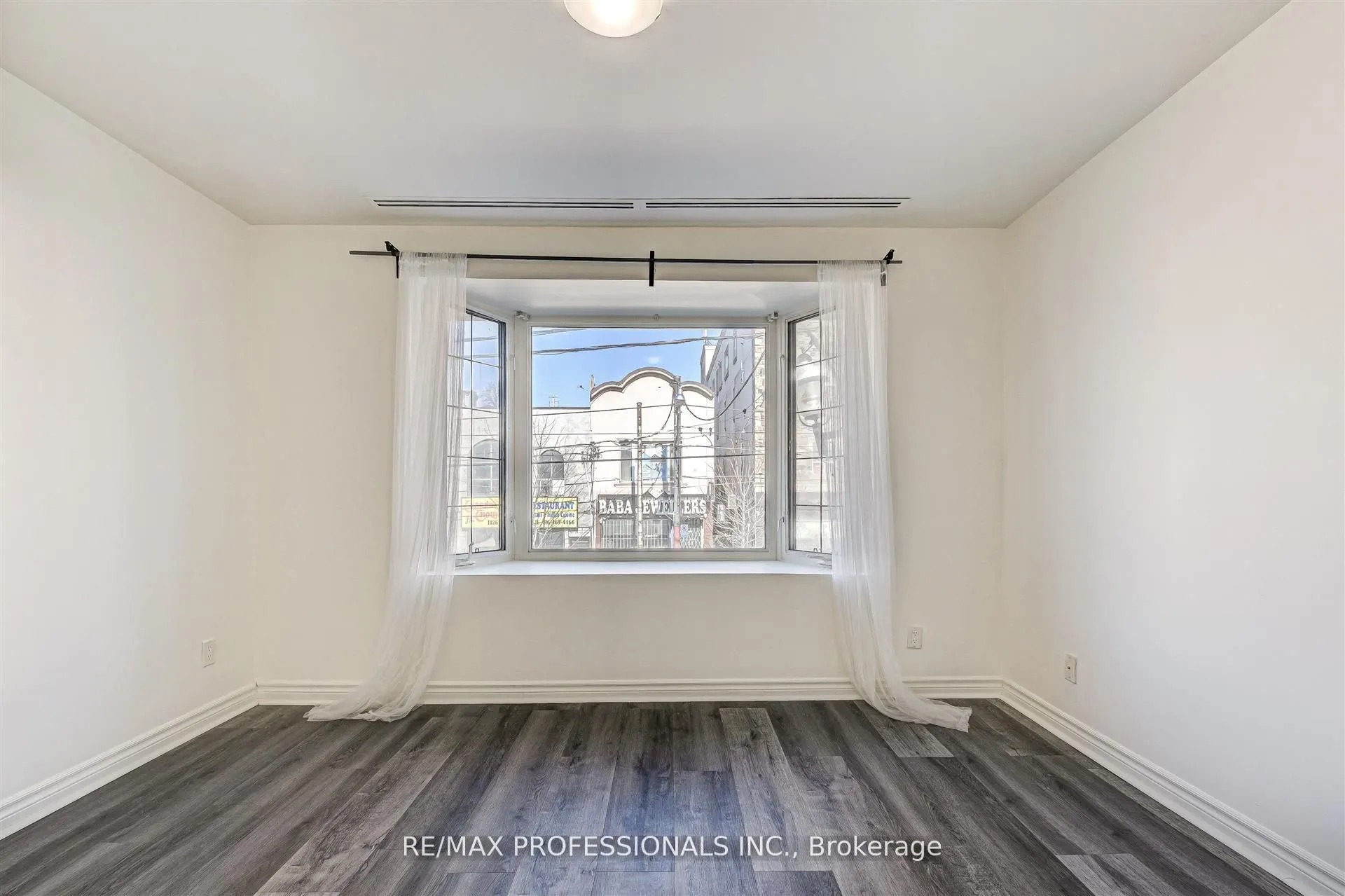 1425 Gerrard Street E, #2nd Flr