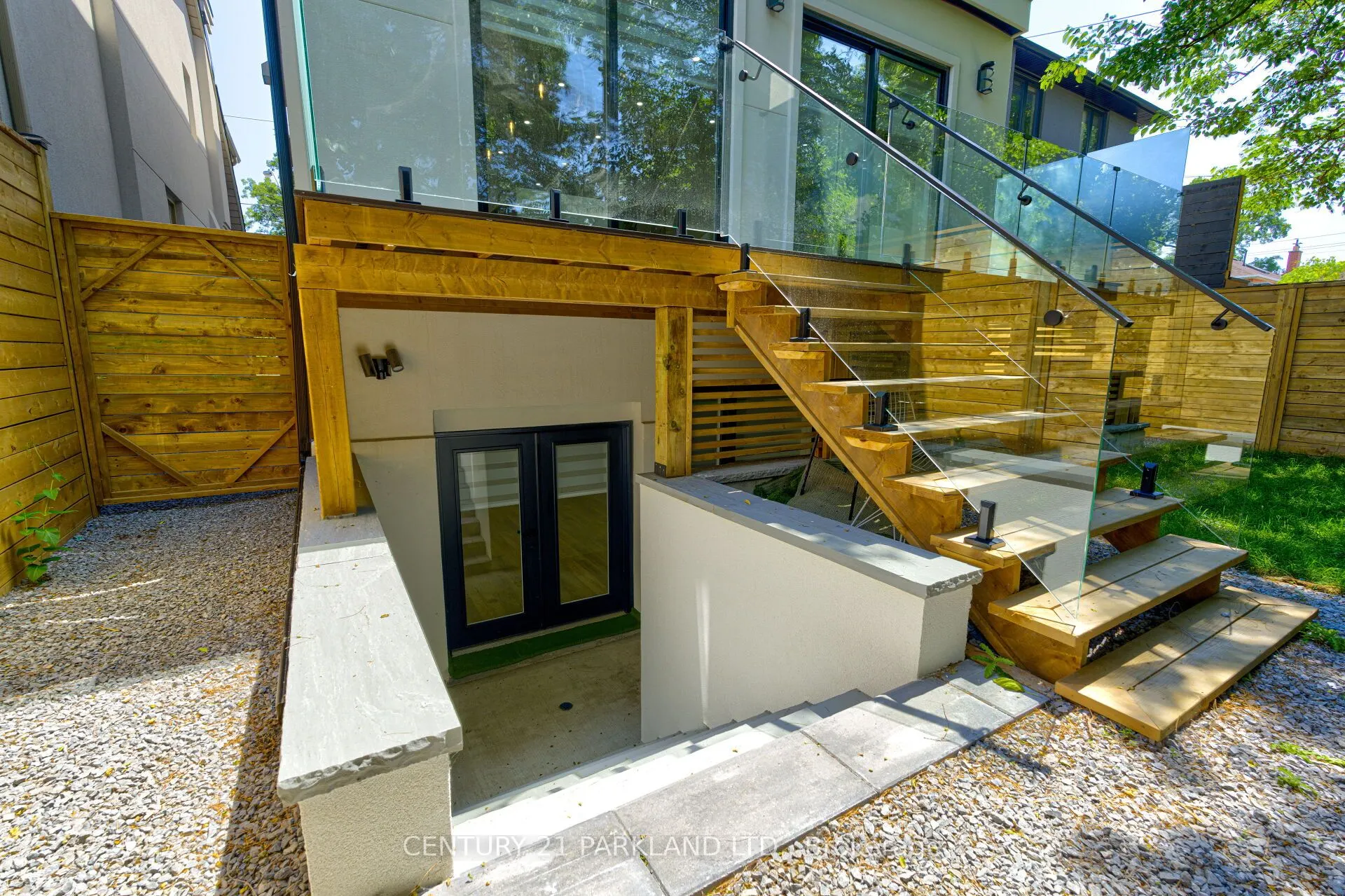 6 Stanhope Avenue