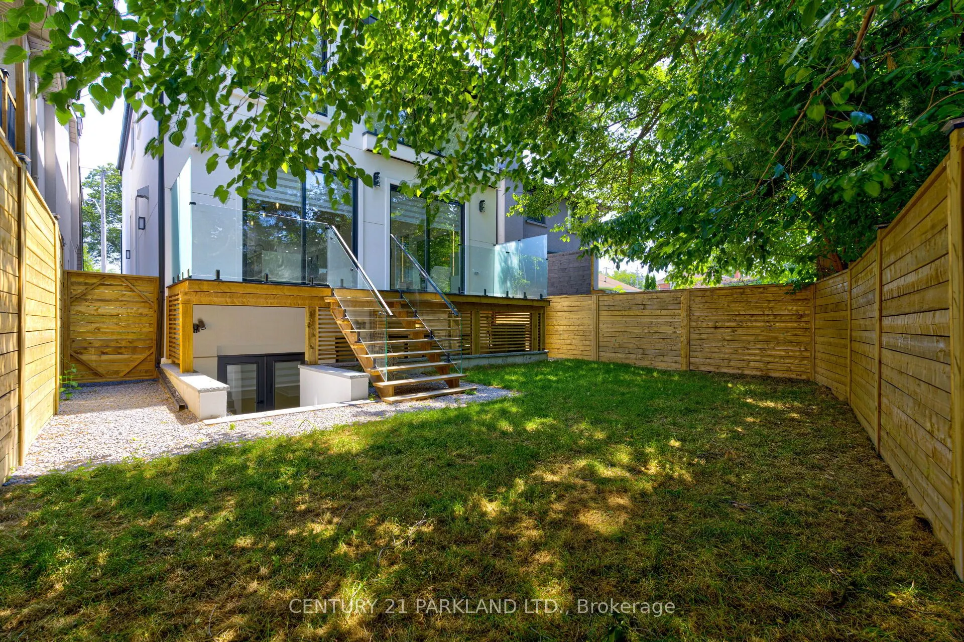 6 Stanhope Avenue