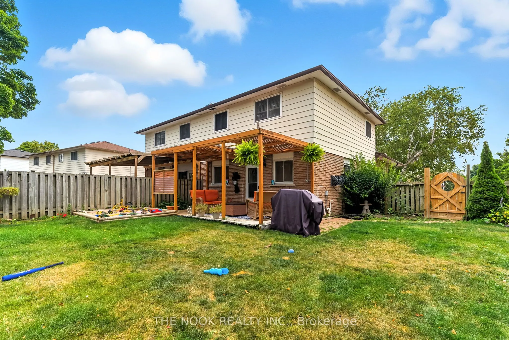 79 Lawrence Crescent