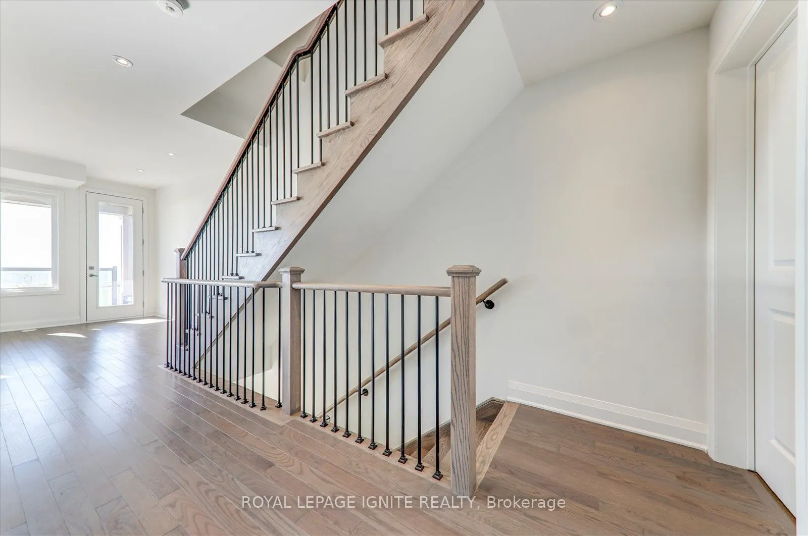 807 Port Darlington Road