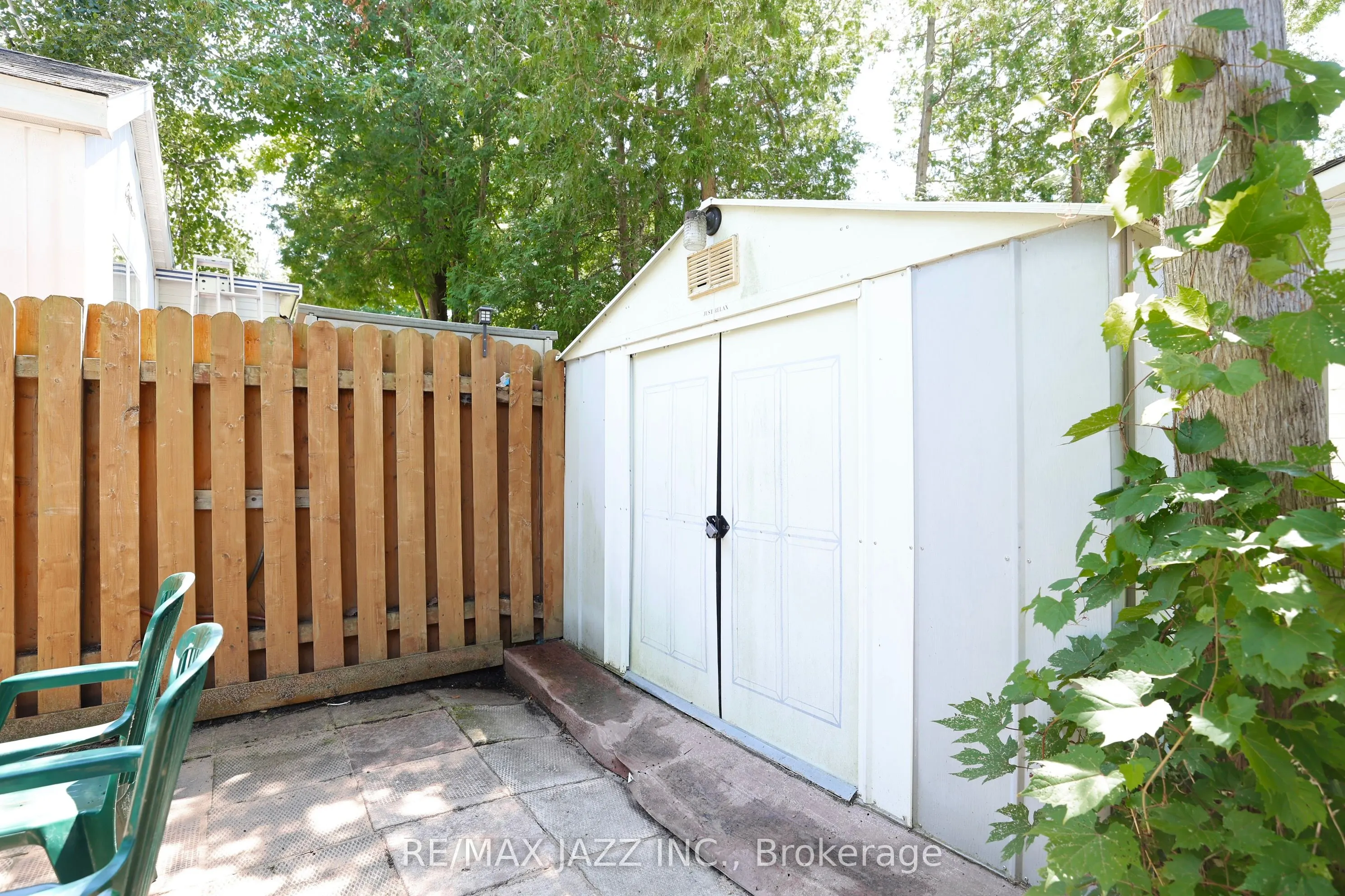 225 Platten Boulevard, #819